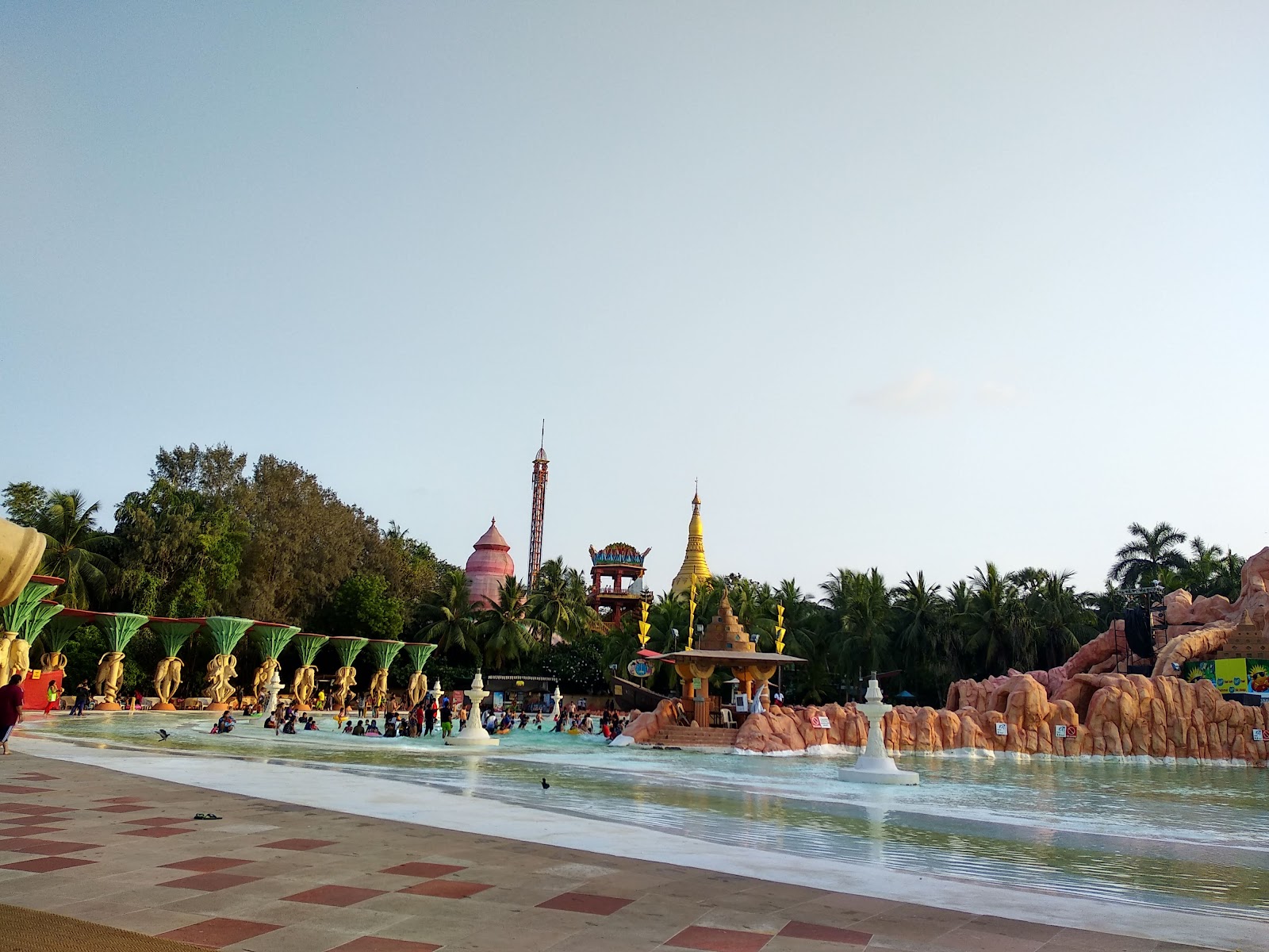 The Lagoon — Oficiais