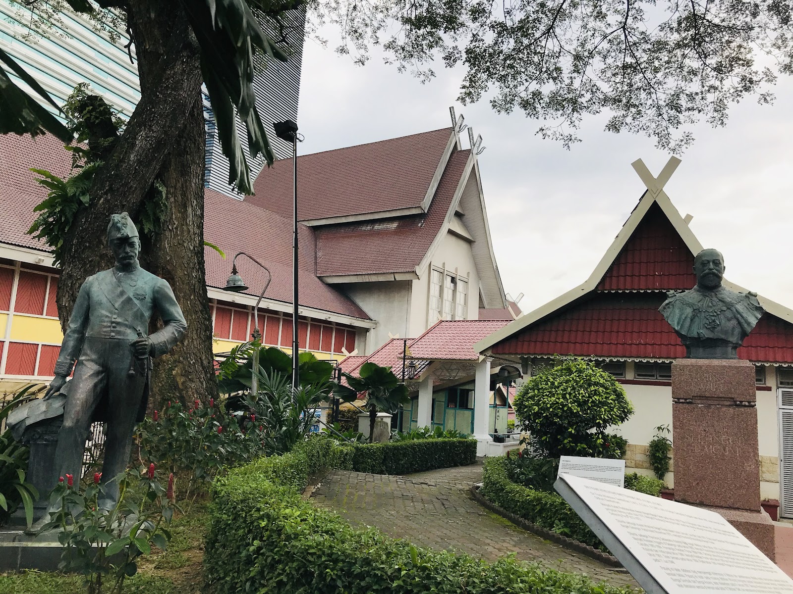 The National Museum of Malaysia — Oficiais