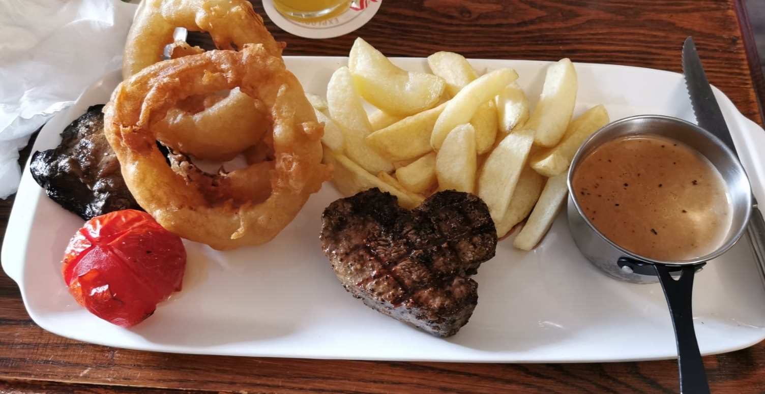 The North Pole Pub — Oficiais