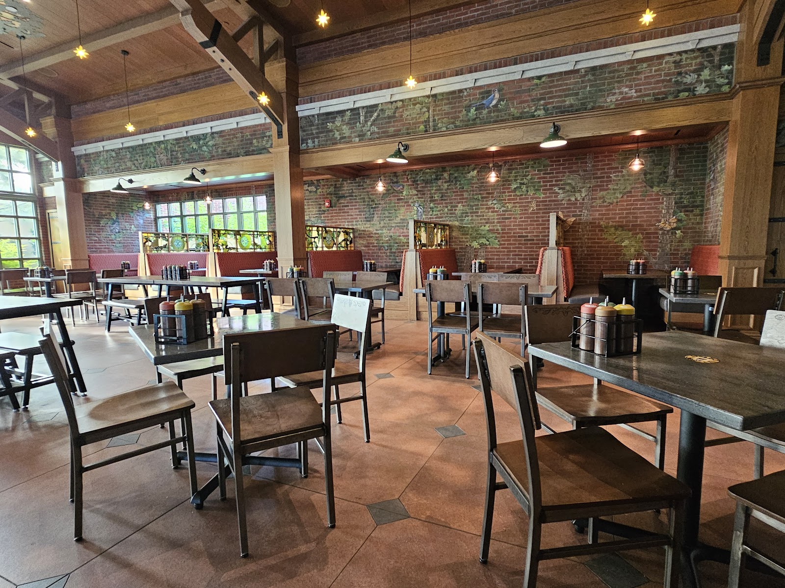The Oak & Star Tavern