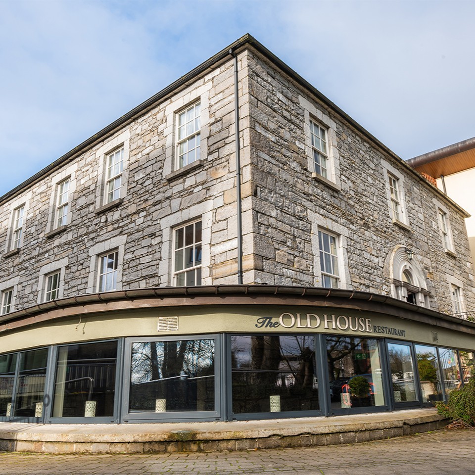 The Old House Restaurant — Oficiais