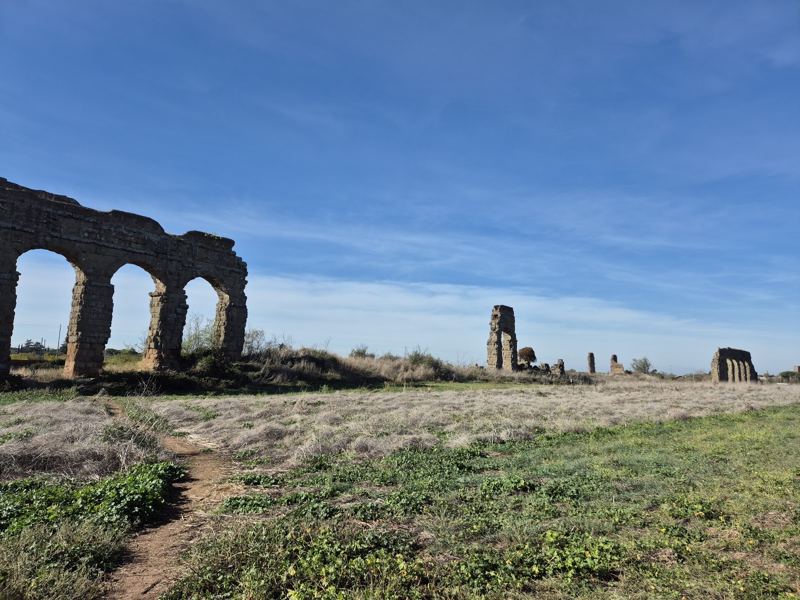 The Park of the Aqueducts — Oficiais