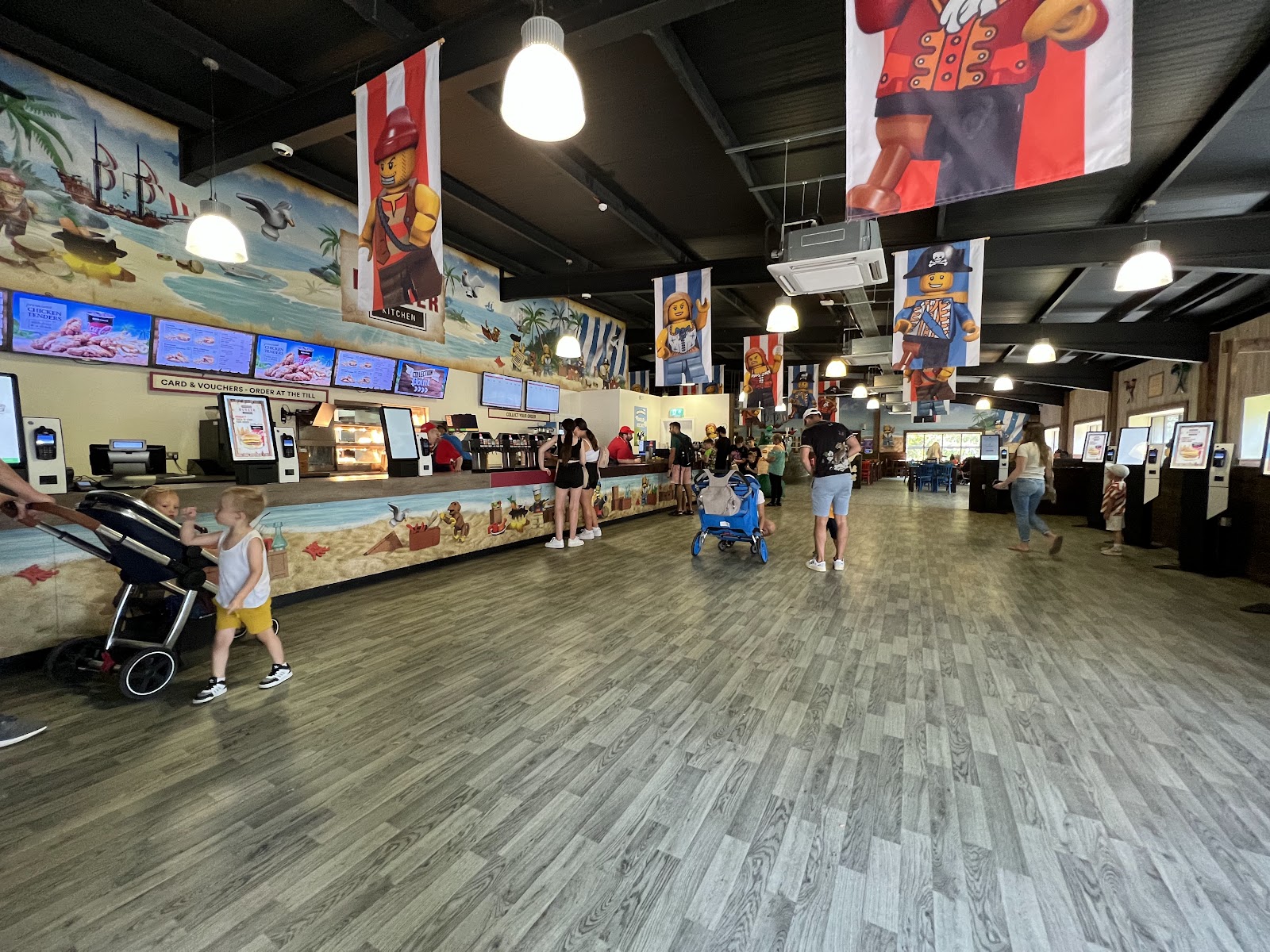 The Pirate’s Burger Kitchen — Oficiais