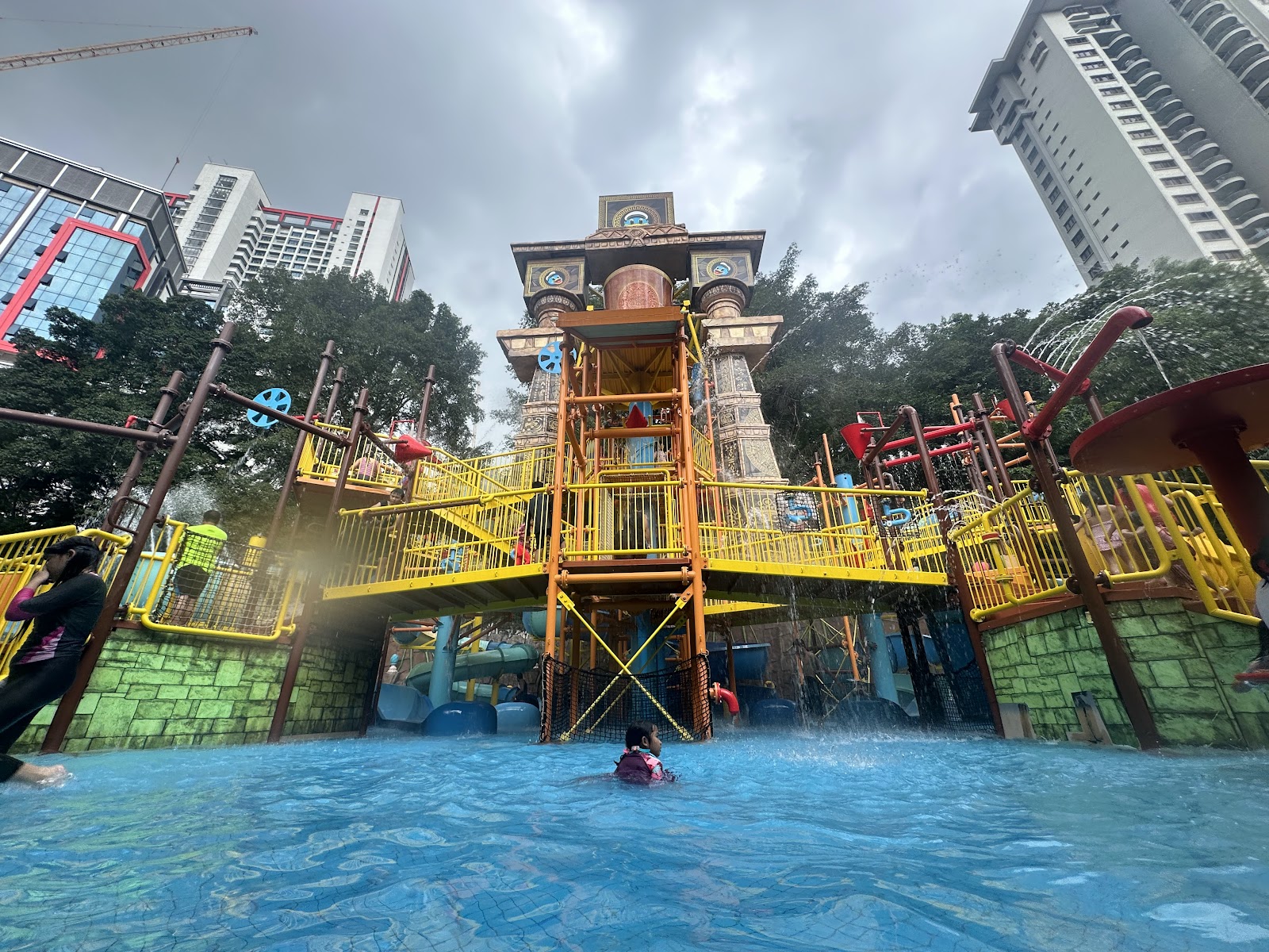 The Plunge — Oficiais