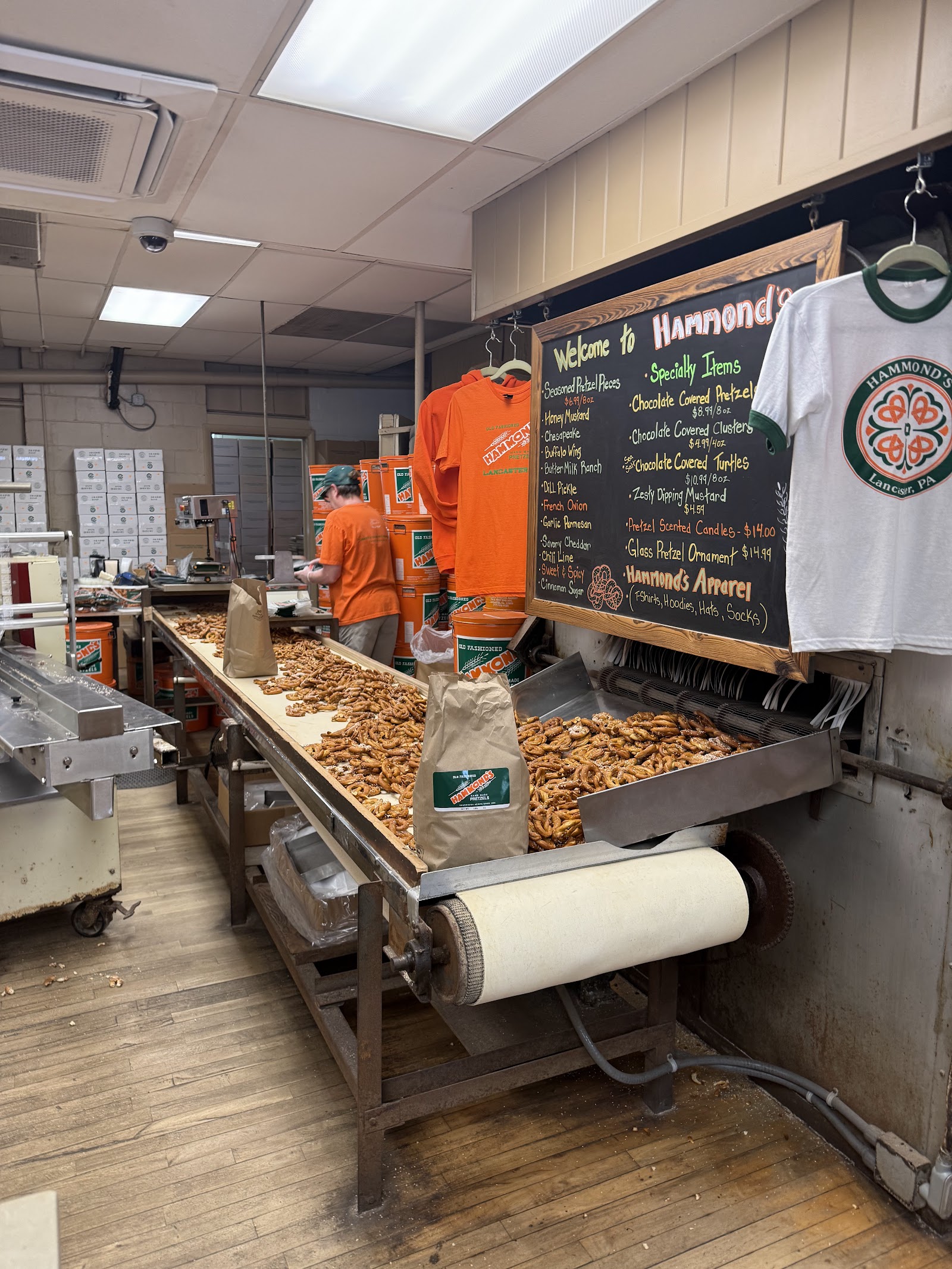 The Pretzel Dock — Oficiais