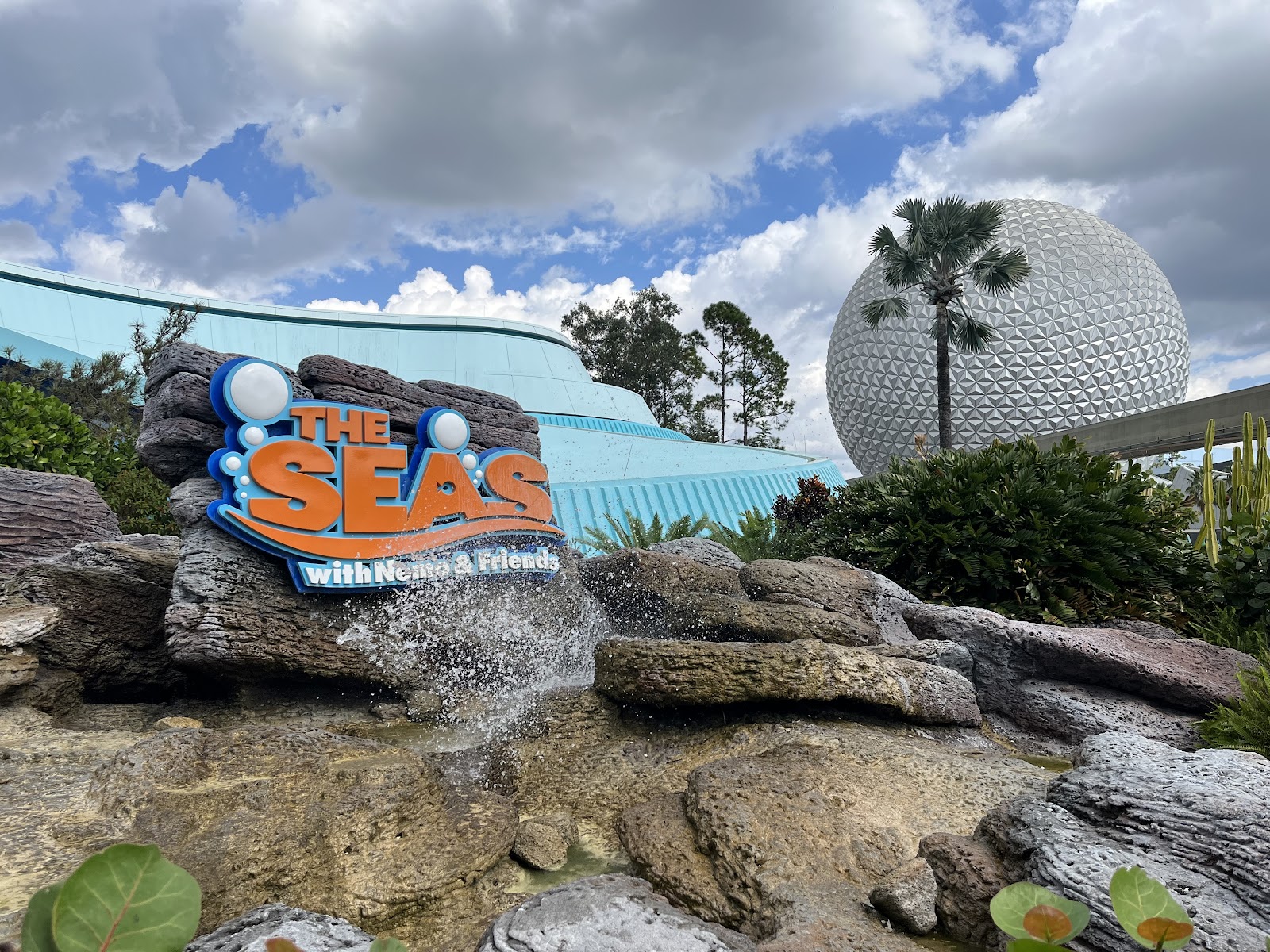 The Seas with Nemo & Friends — Oficiais