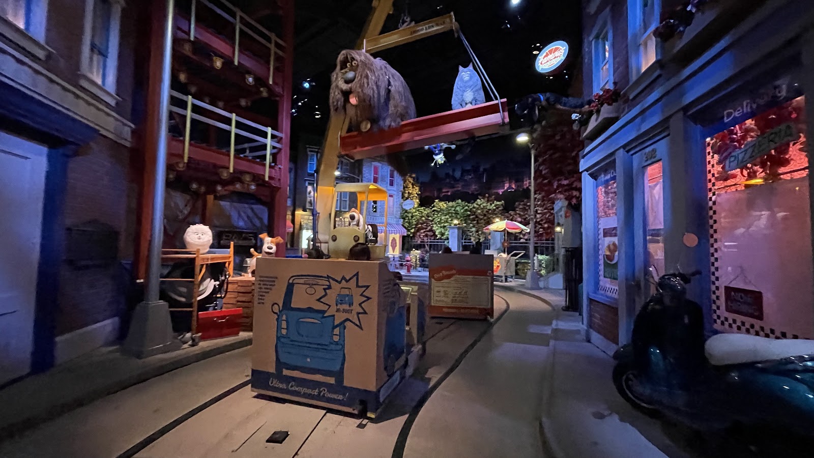 The Secret Life of Pets: Off the Leash! — Oficiais