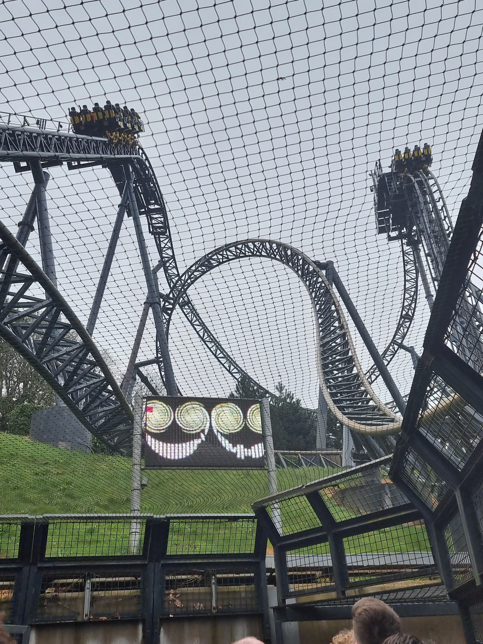 The Smiler — Oficiais