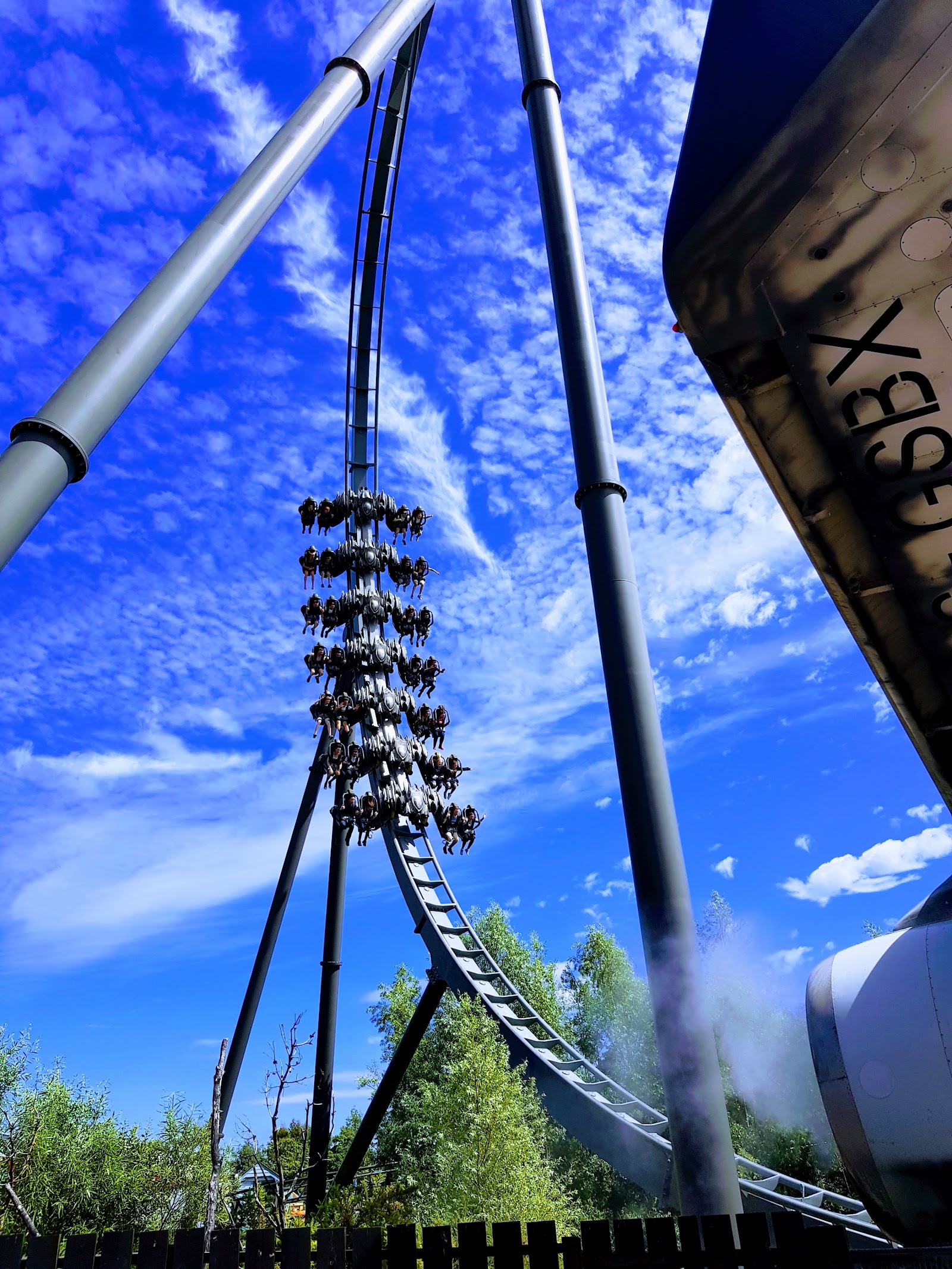 The Swarm — Oficiais