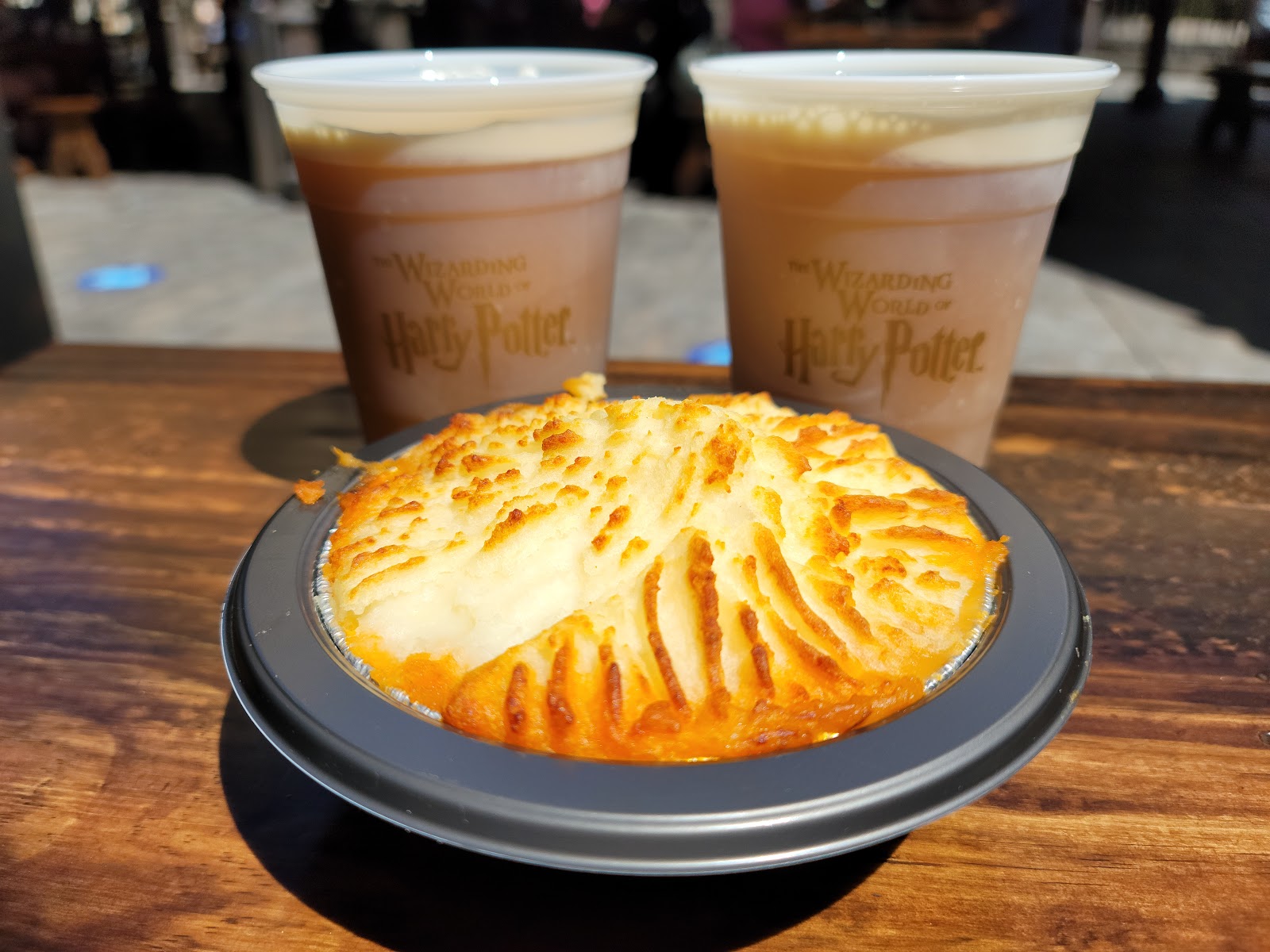 The Three Broomsticks — Oficiais