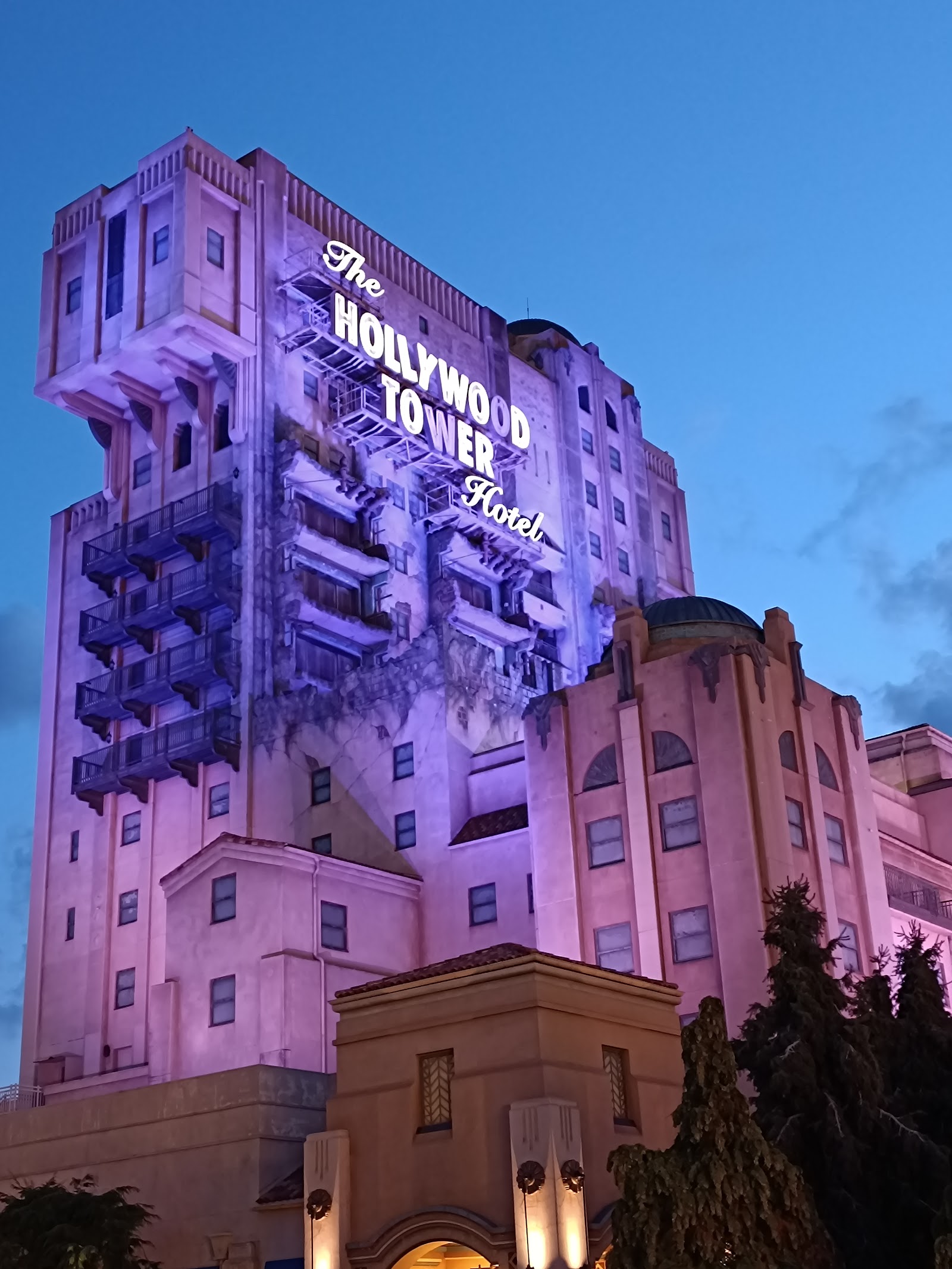 The Twilight Zone Tower of Terror — Oficiais