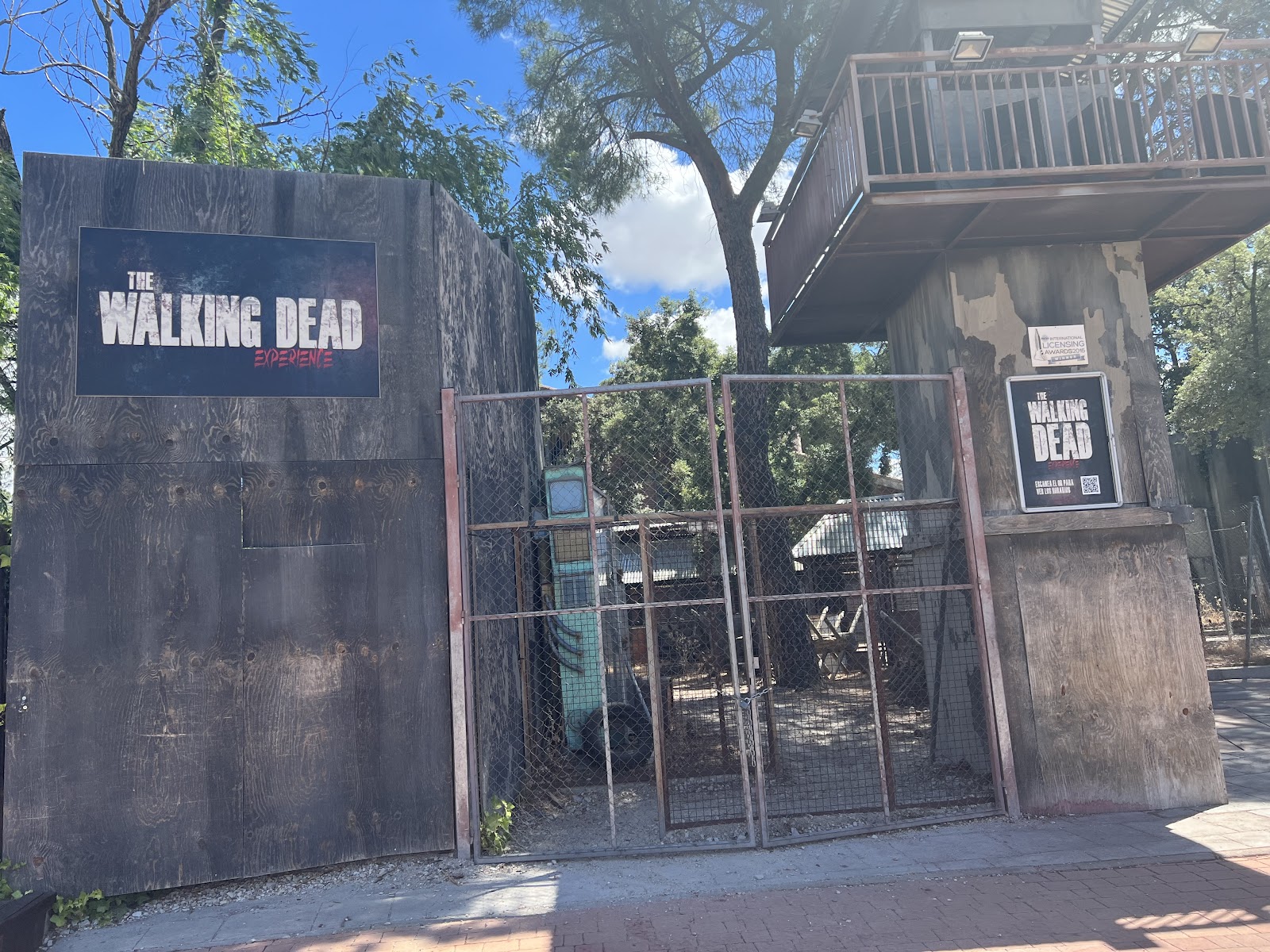 The Walking Dead Experience — Oficiais