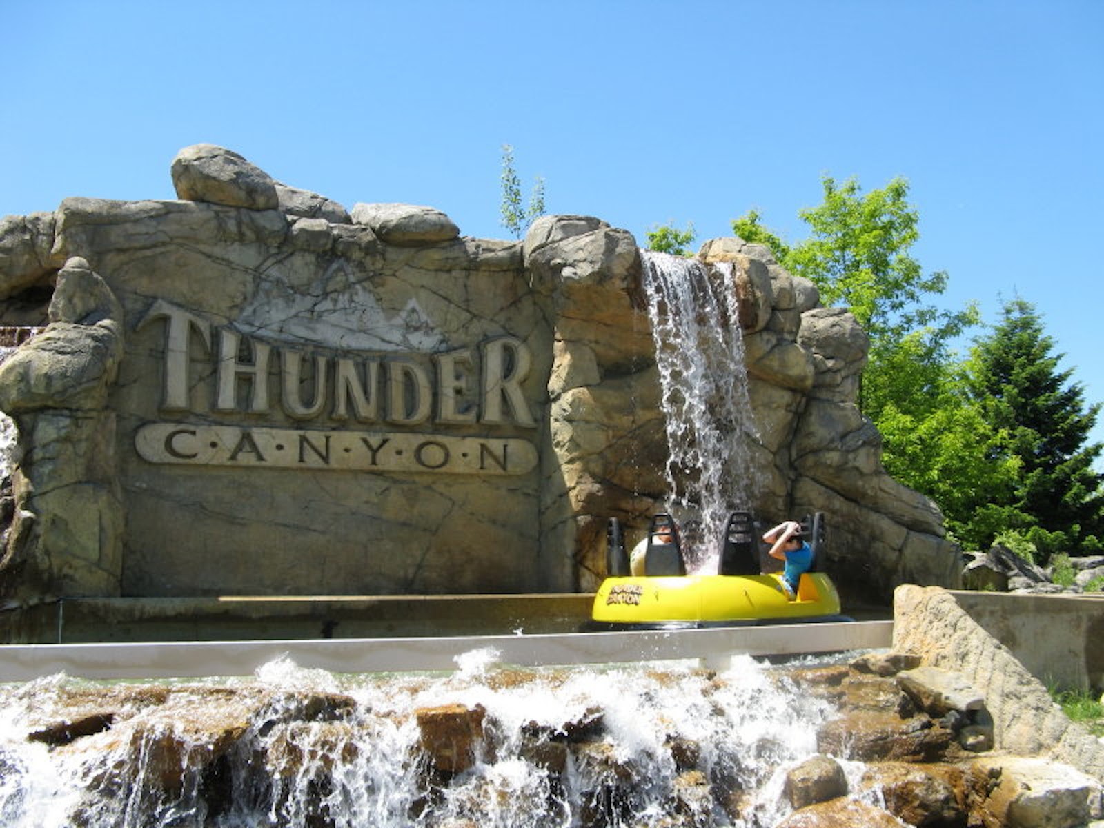Thunder Canyon — Oficiais