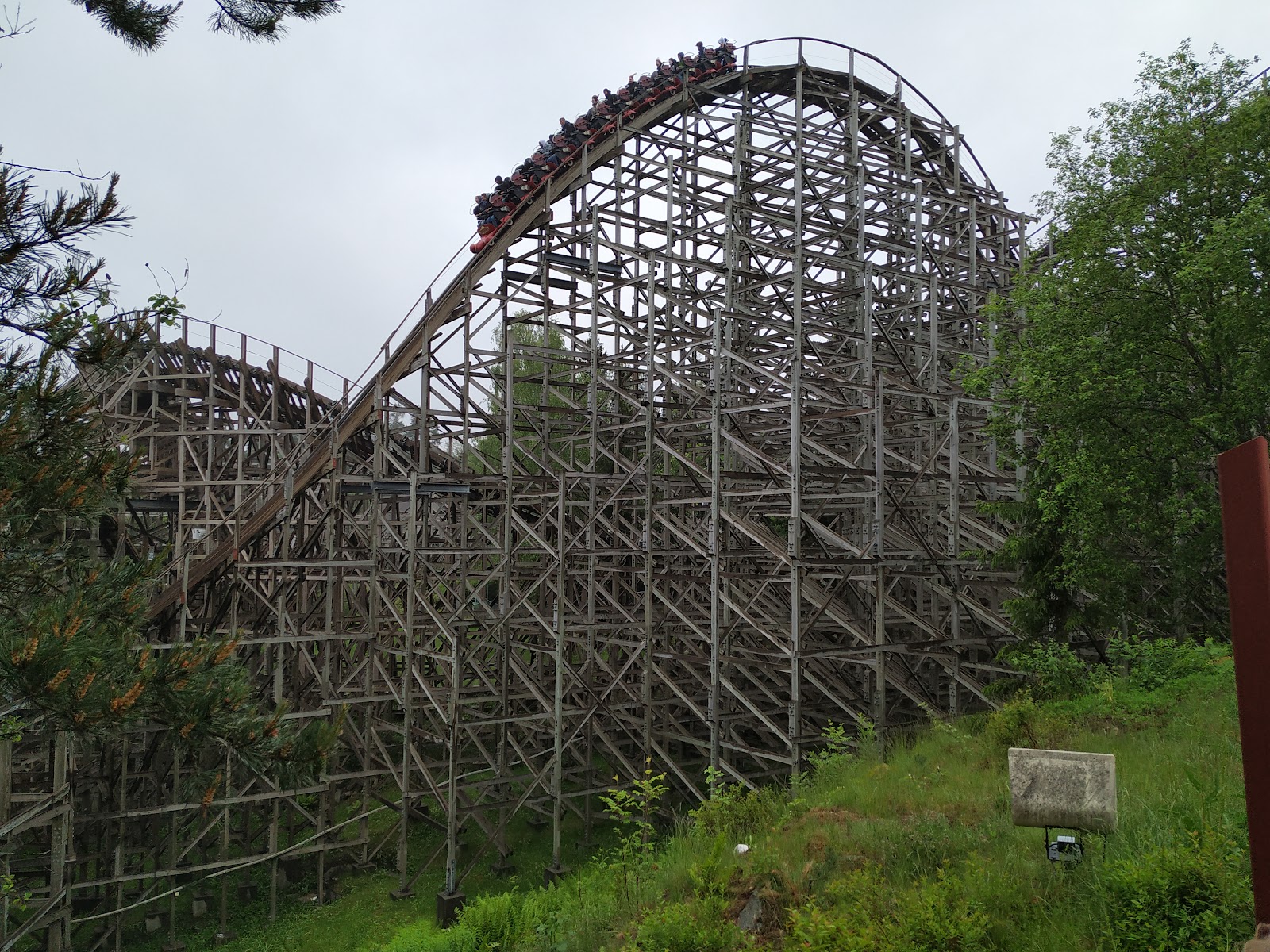ThunderCoaster — Oficiais