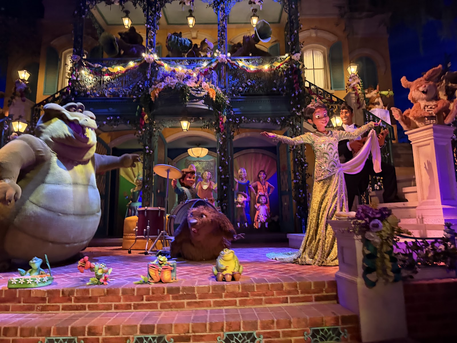 Tiana's Bayou Adventure — Oficiais