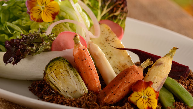 Tiffins Restaurant — Oficiais
