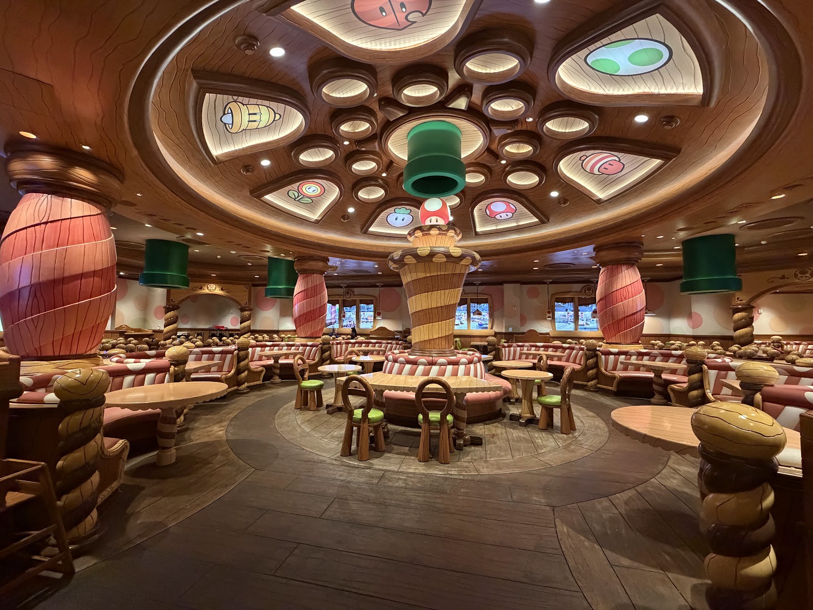 Toadstool Cafe — Oficiais