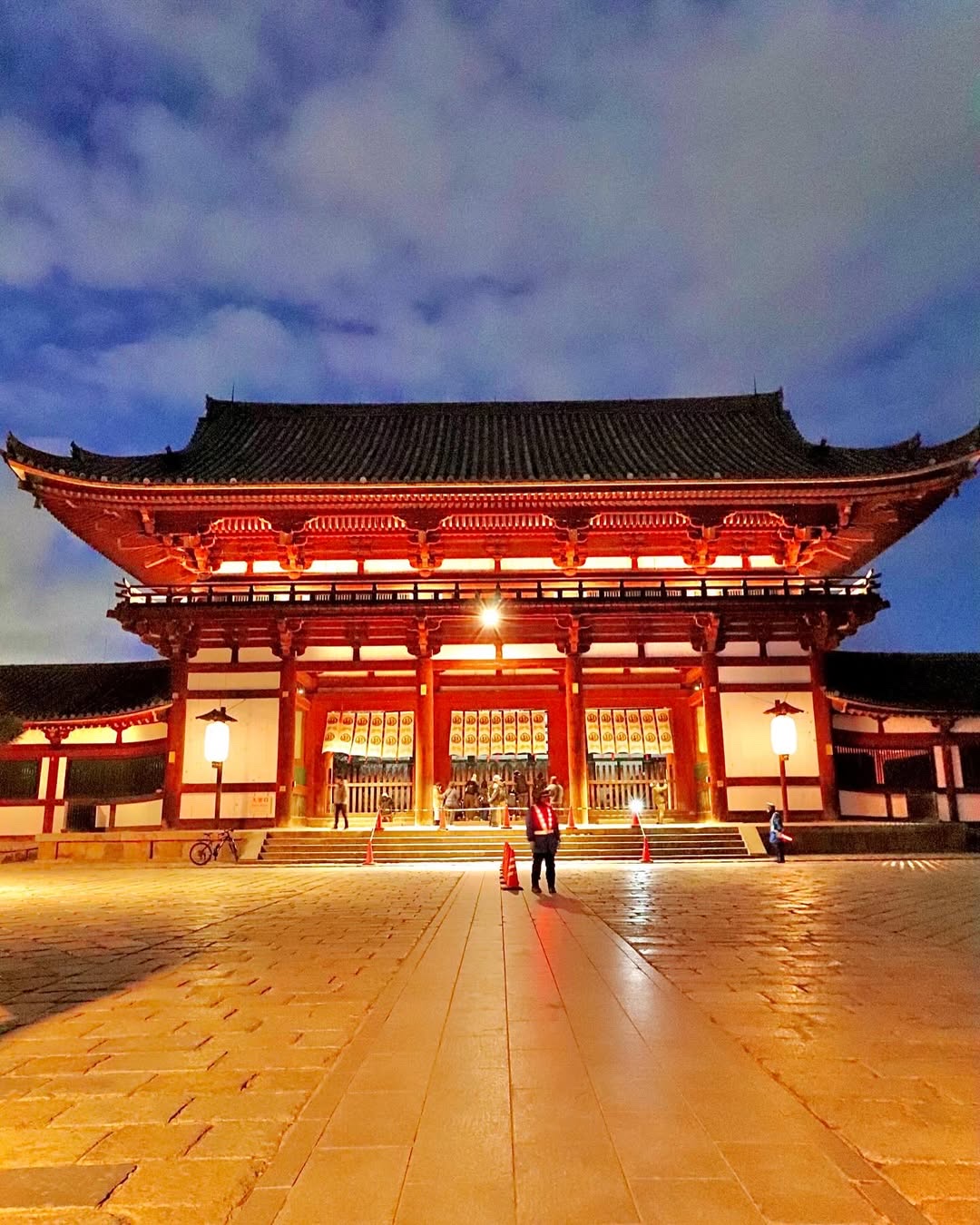Tōdai-ji — Oficiais