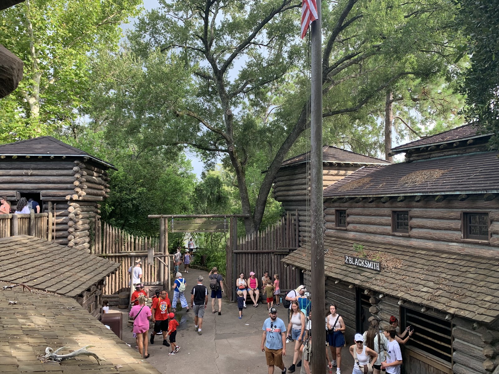 Tom Sawyer Island — Oficiais