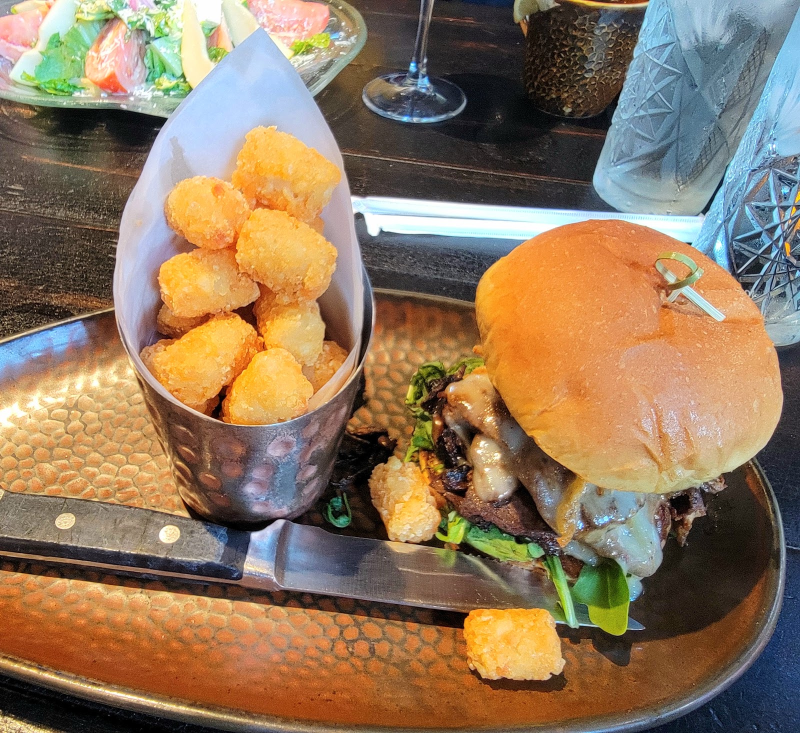 Toothsome Chocolate Emporium & Savory Feast Kitchen — Oficiais
