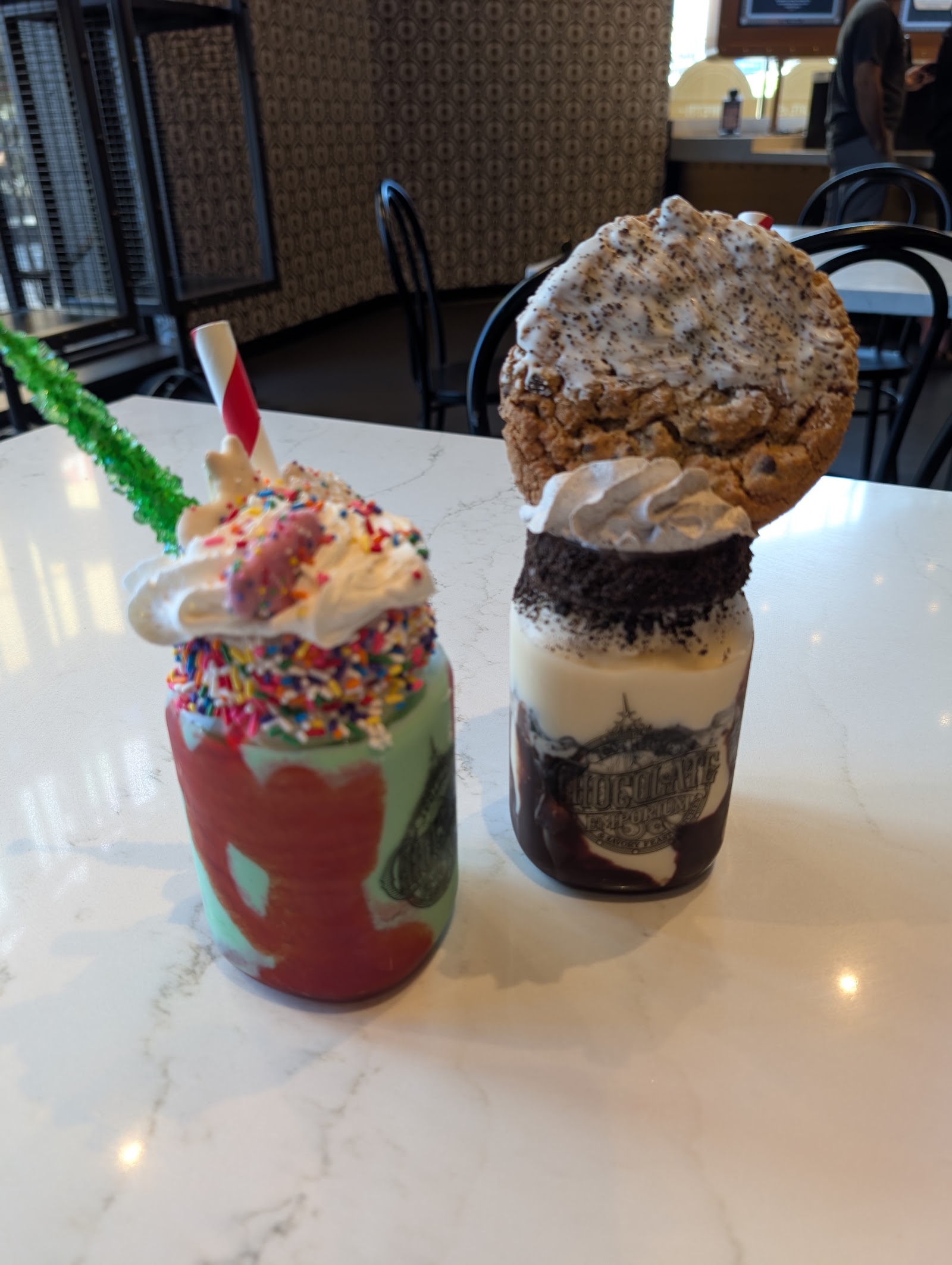 Toothsome Chocolate Emporium & Savory Feast Kitchen — Oficiais