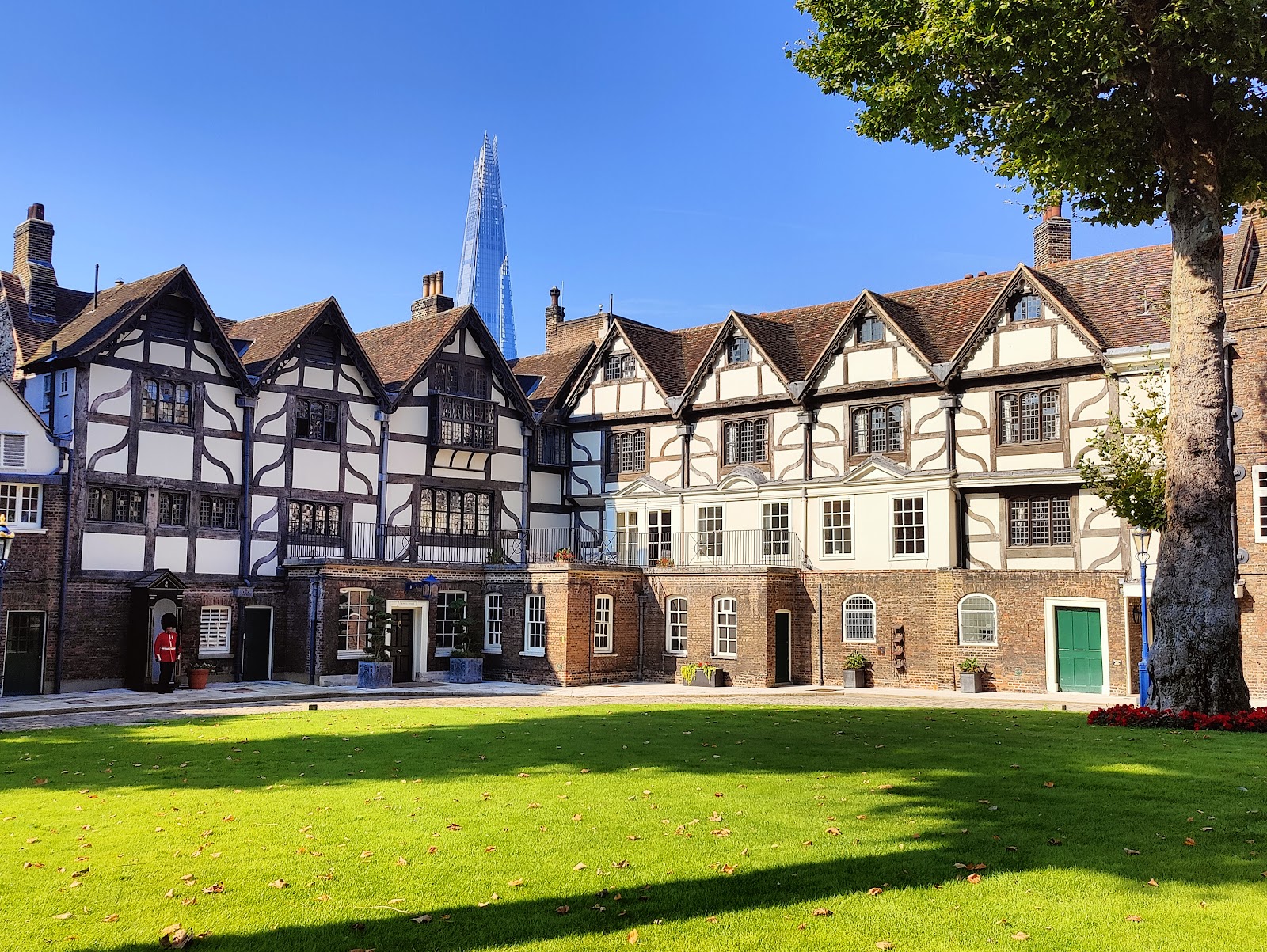 Torre de Londres — Oficiais