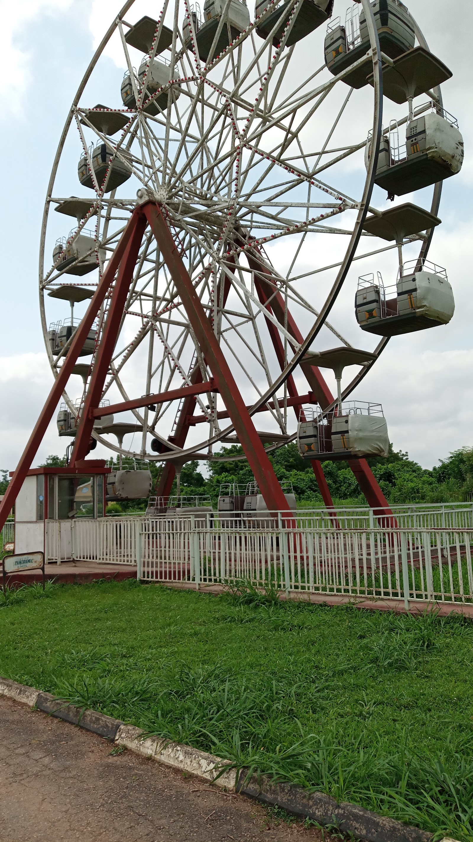 Trans-Amusement Park — Oficiais