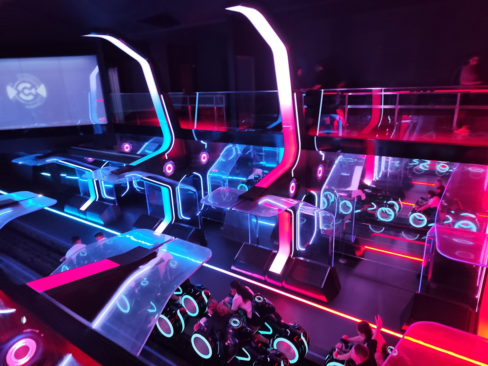 TRON Lightcycle / Run — Oficiais