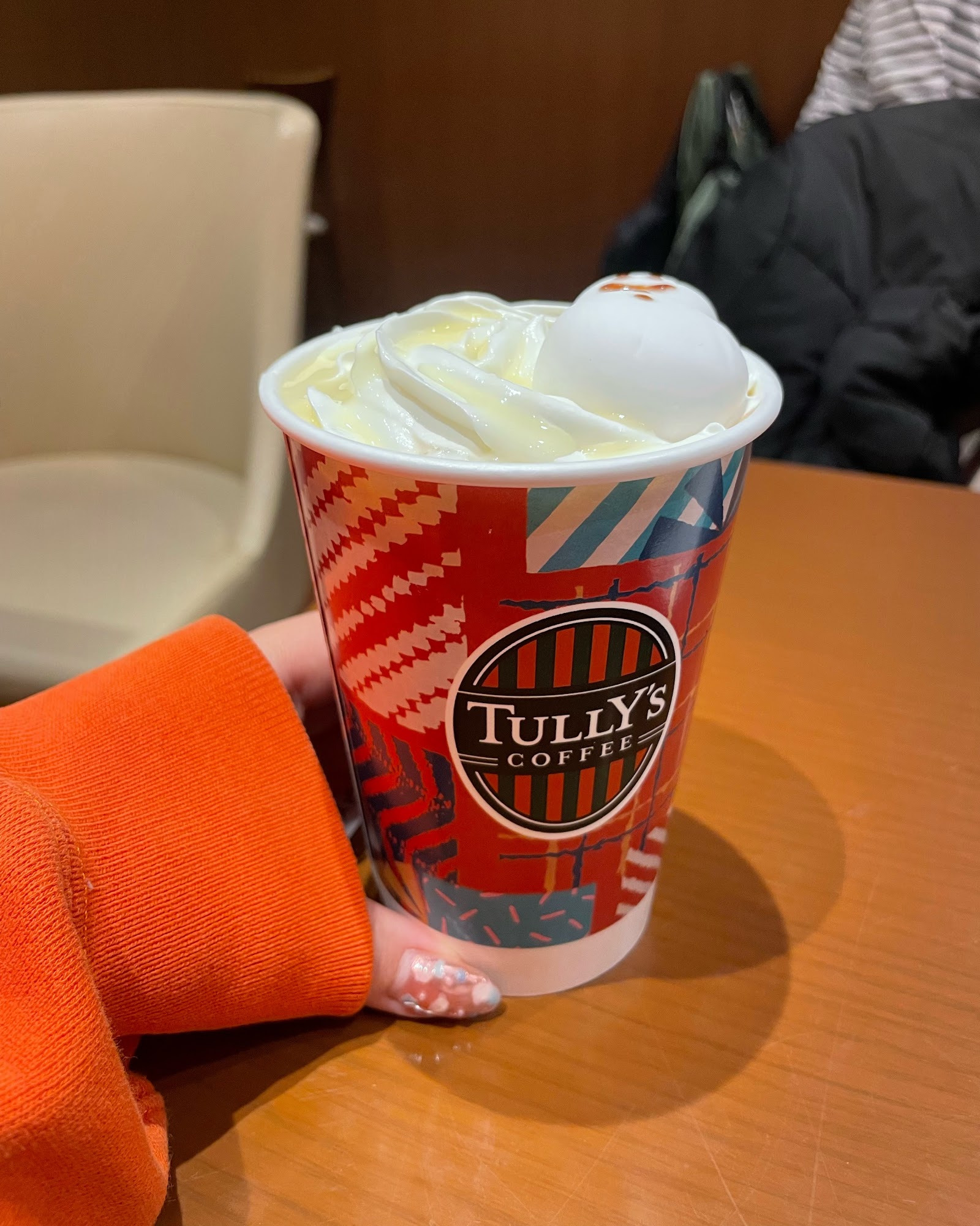 Tully's Coffee — Oficiais