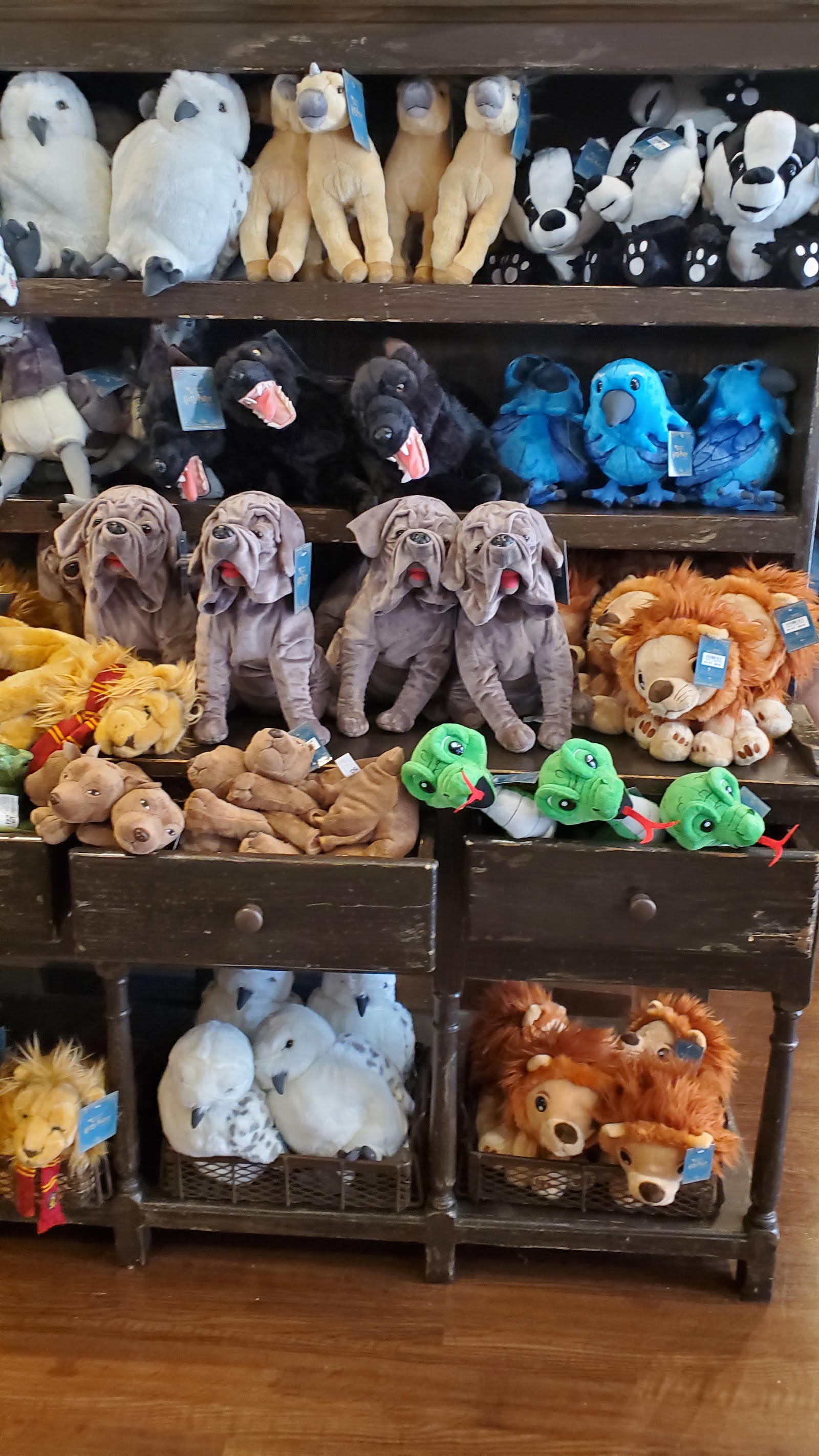 Universal Studios Store — Oficiais