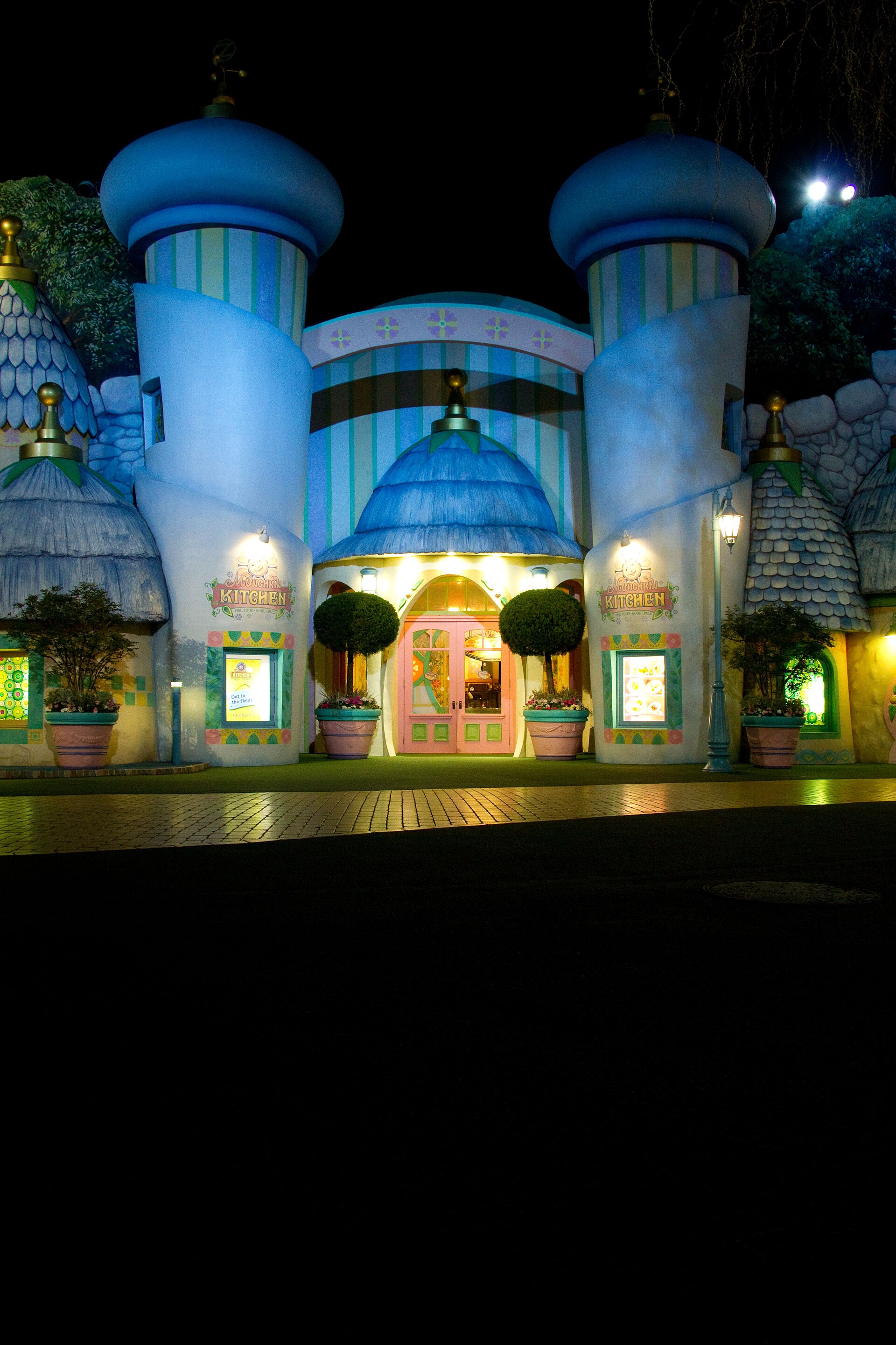 Universal Wonderland: Let's Smile Together!