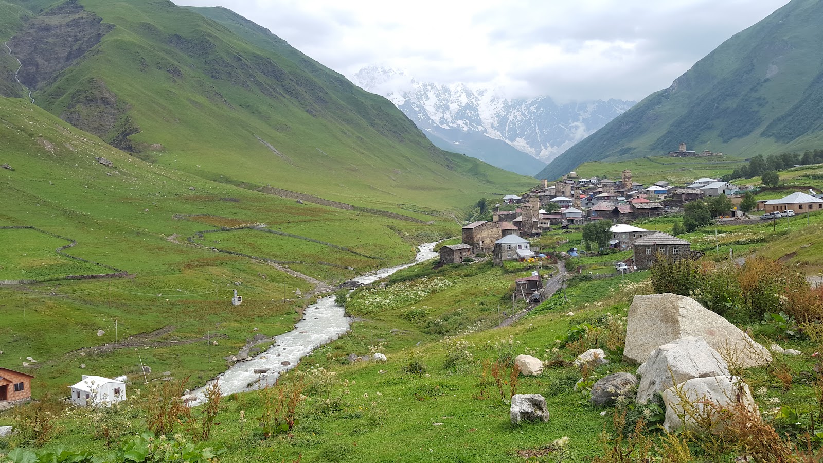 Ushguli — Oficiais