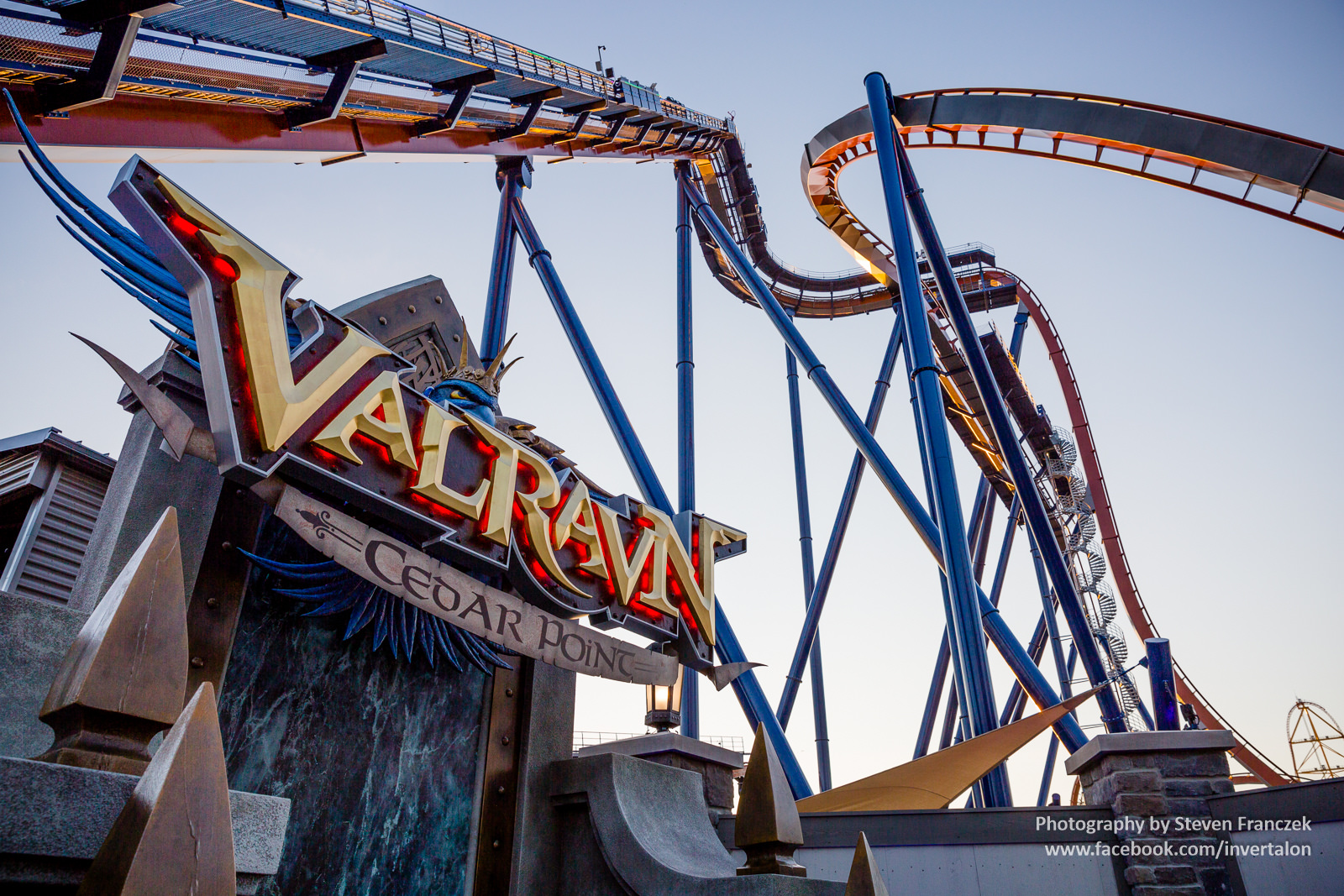 Valravn — Oficiais