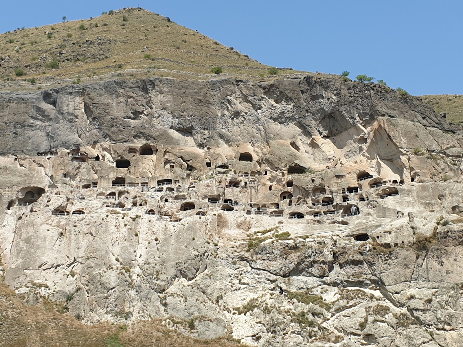 Vardzia — Oficiais