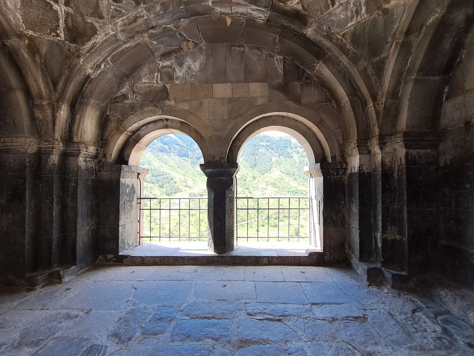 Vardzia — Oficiais