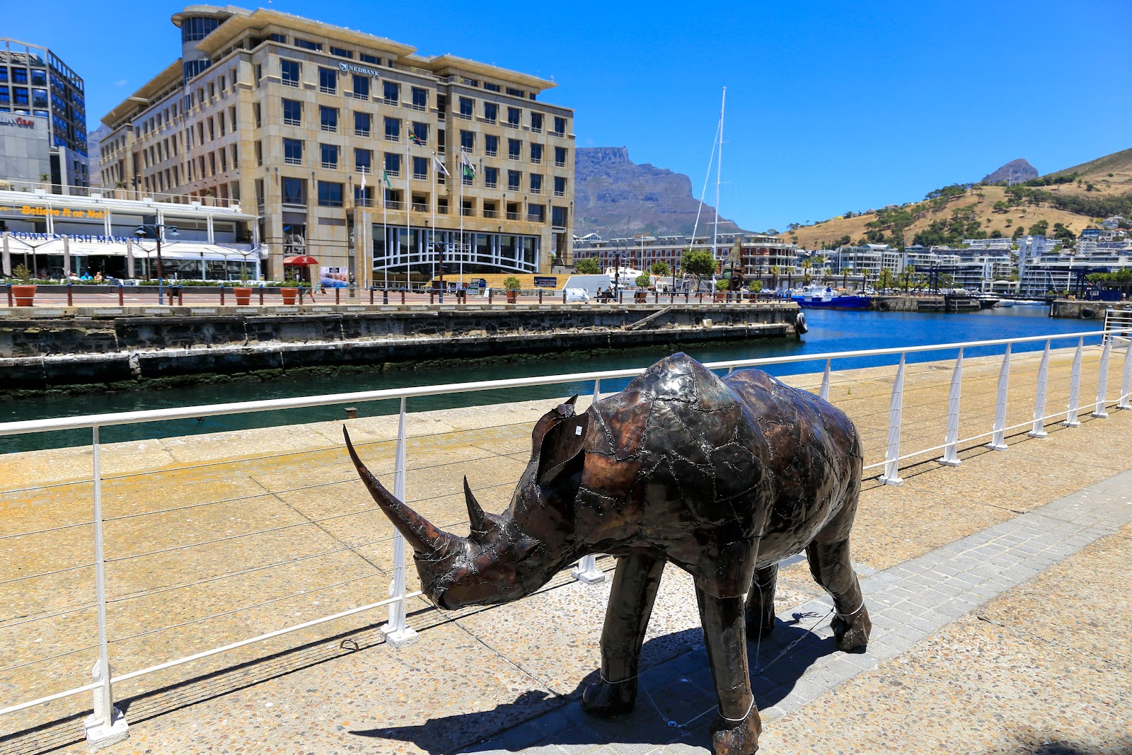 Victoria & Alfred Waterfront — Oficiais