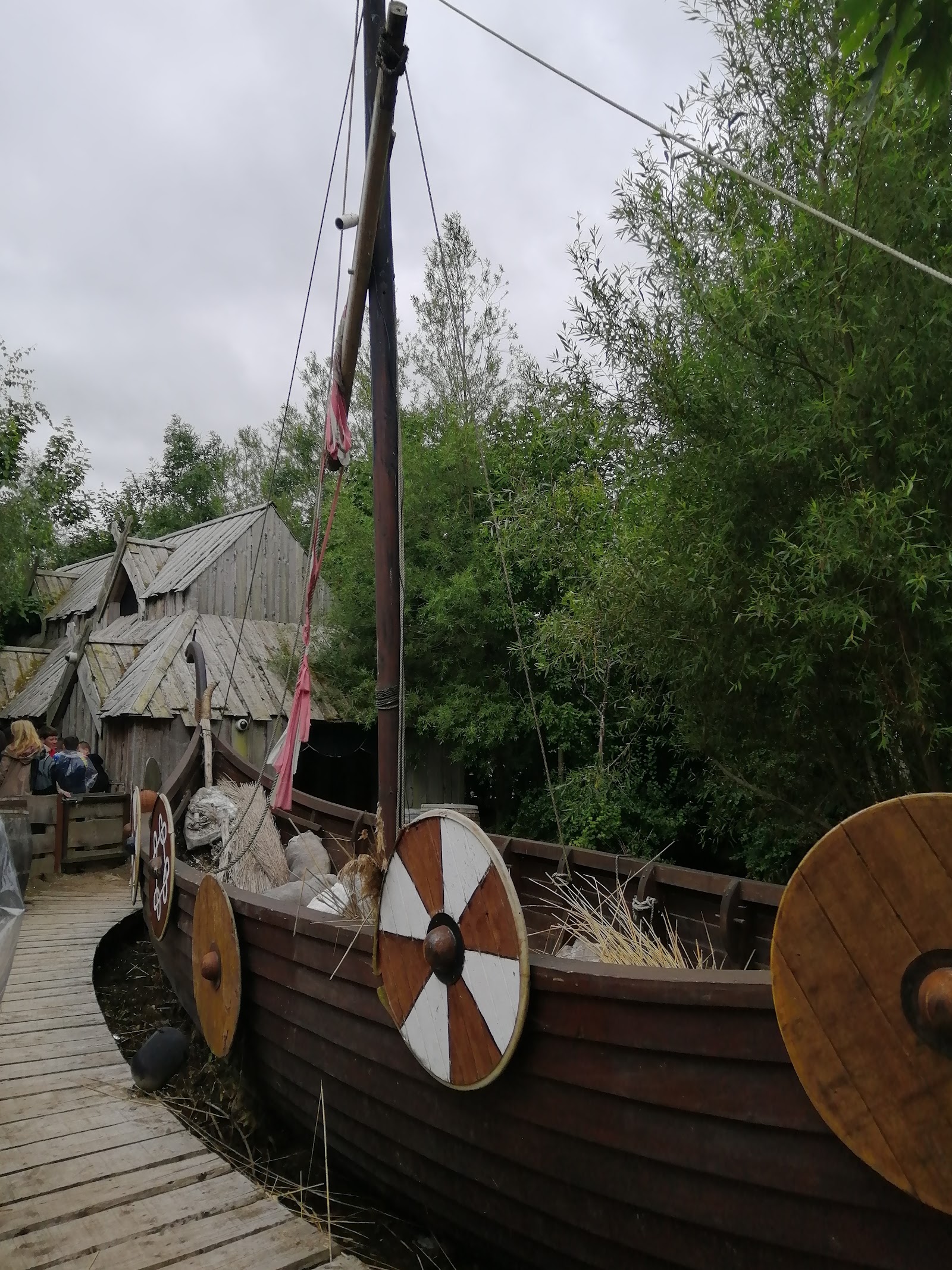 Viking Voyage — Oficiais