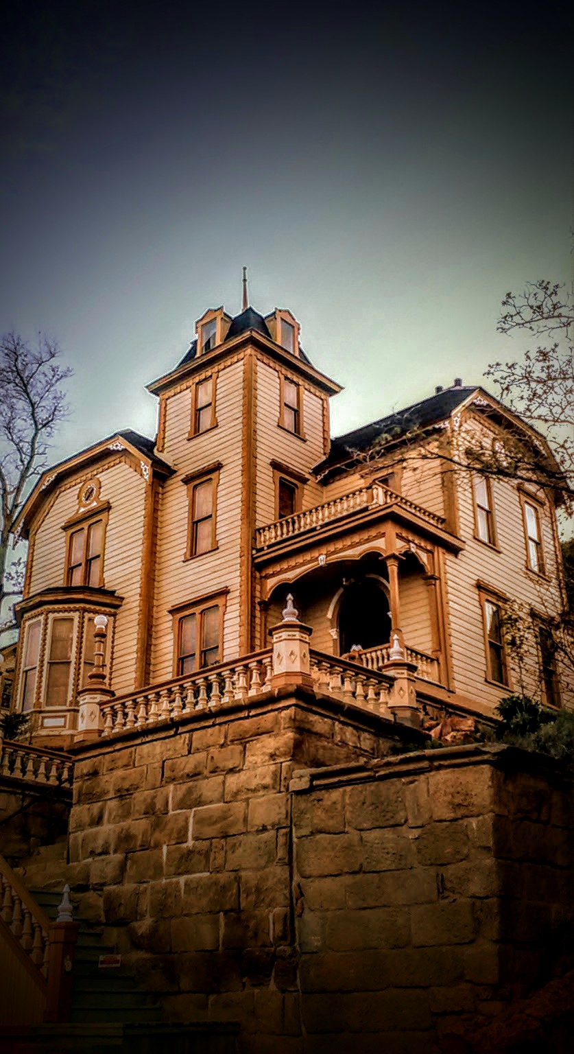 Virginia City — Oficiais