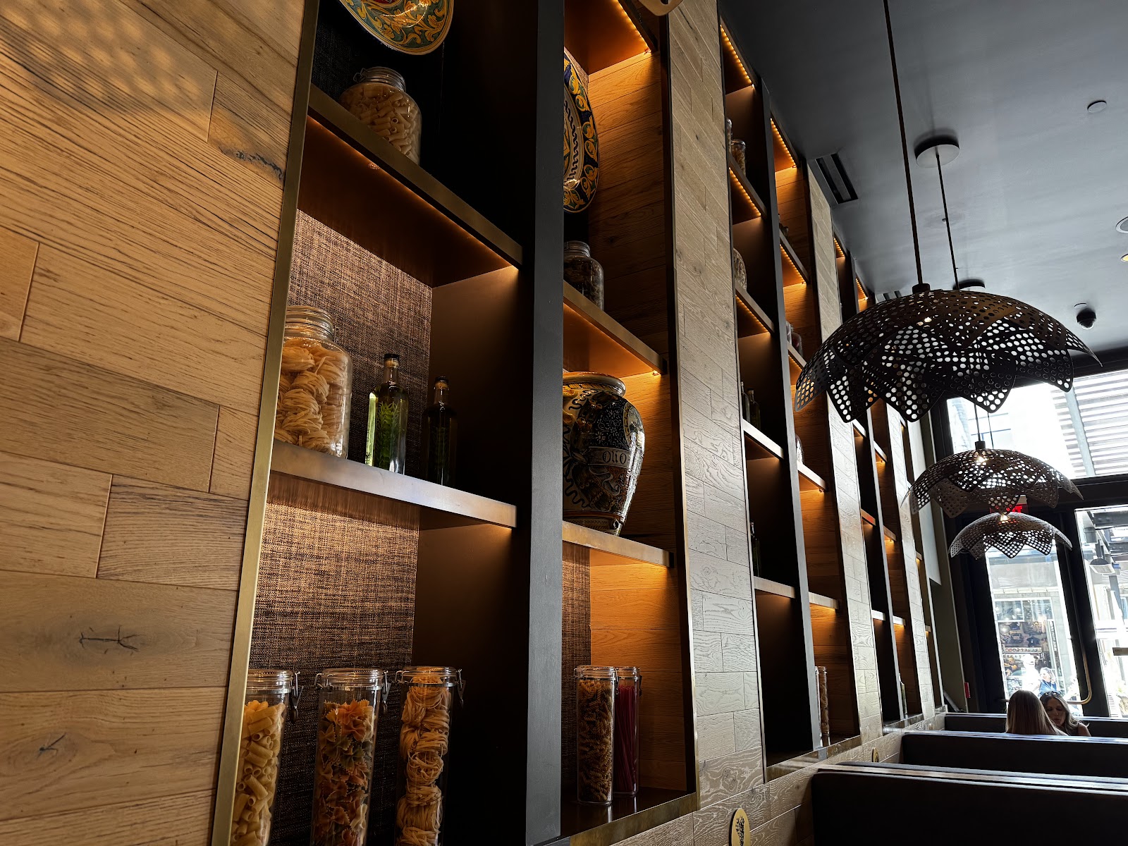 VIVO Italian Kitchen — Oficiais