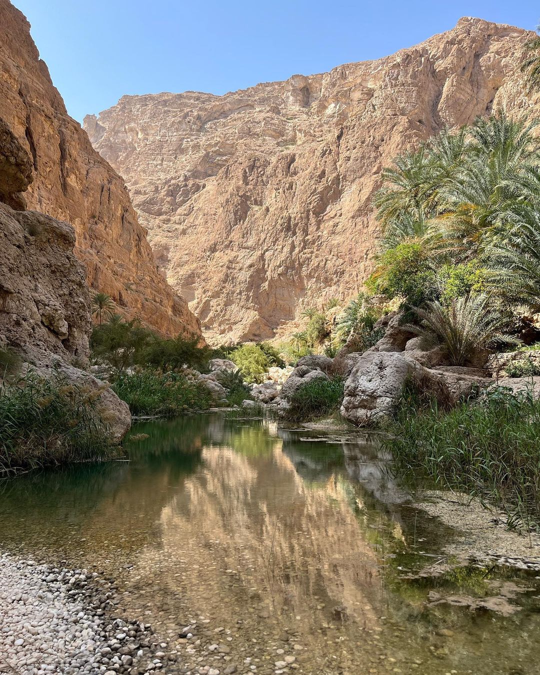 Wadi Ash Shab — Oficiais