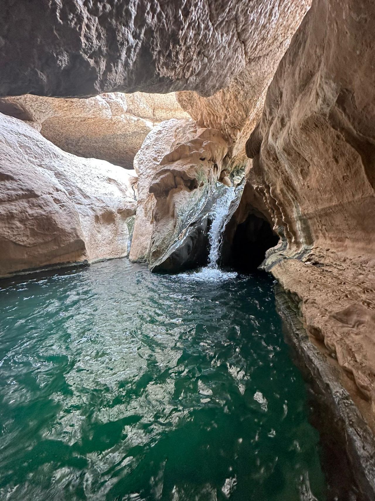 Wadi Ash Shab — Oficiais