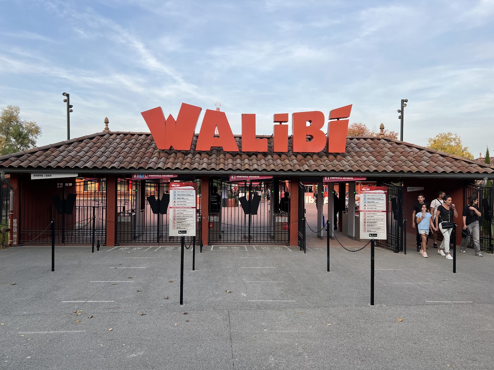 Walibi Rhône-Alpes — Oficiais