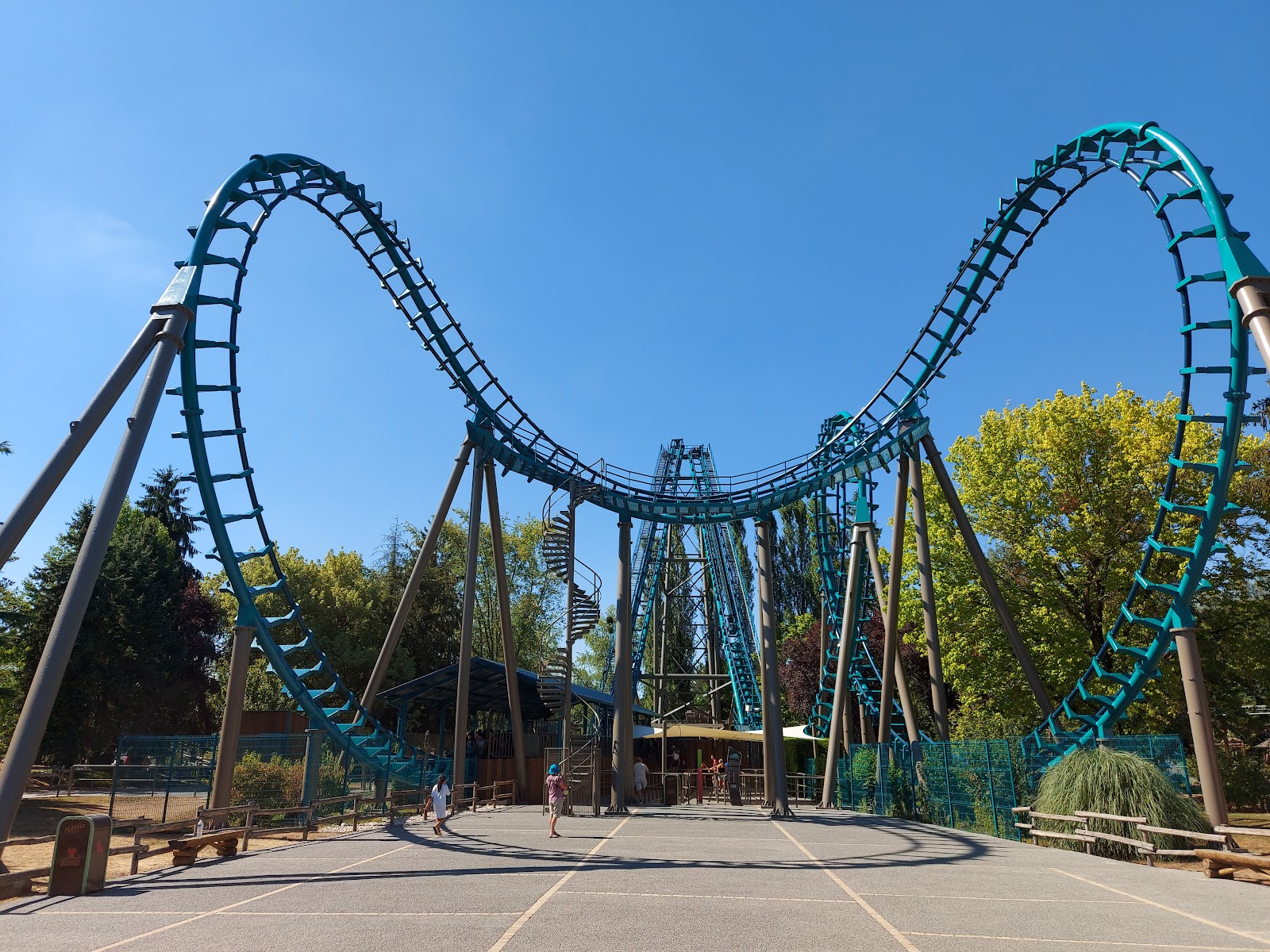 Walibi Rhône-Alpes — Oficiais