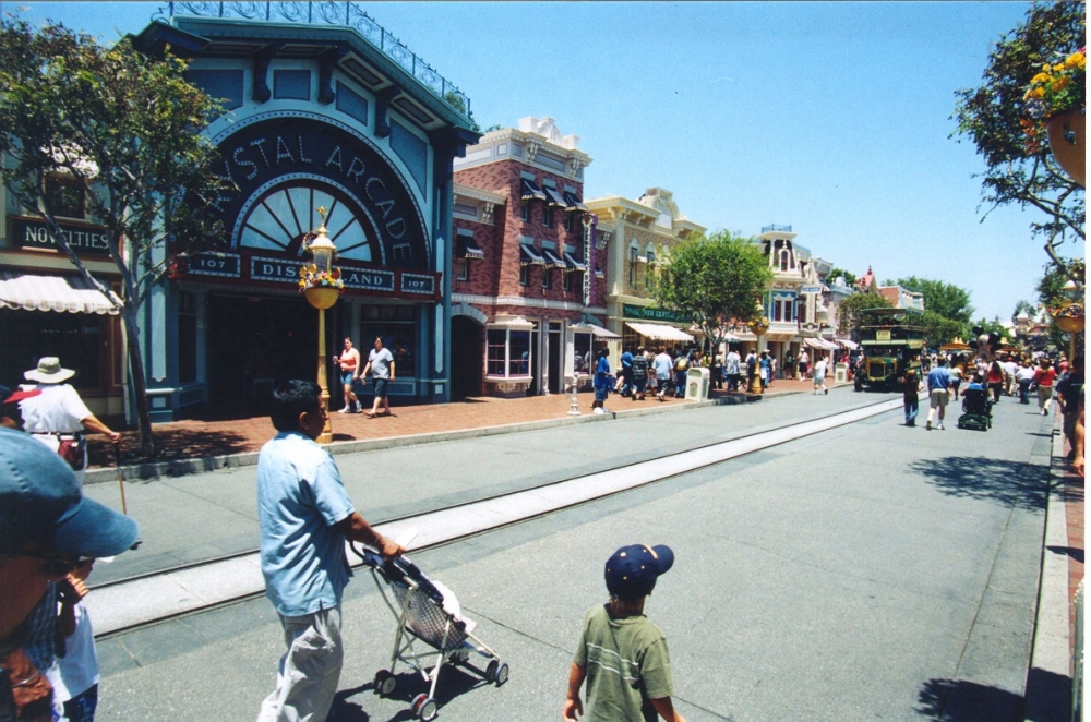Walt Disney - A Magical Life