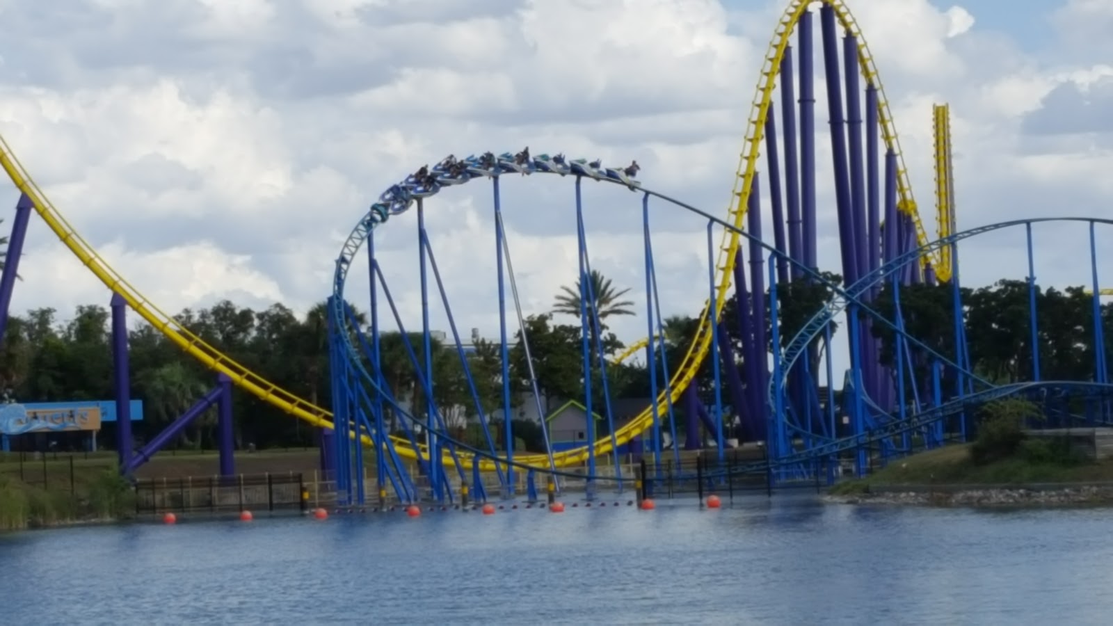 Wave Breaker: The Rescue Coaster