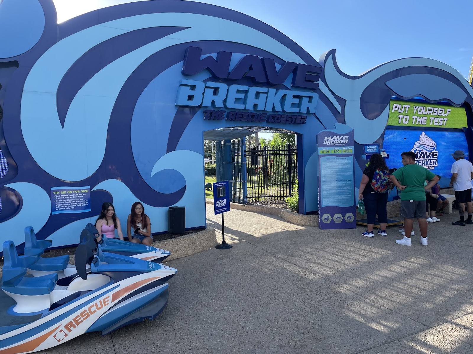 Wave Breaker: The Rescue Coaster — Oficiais