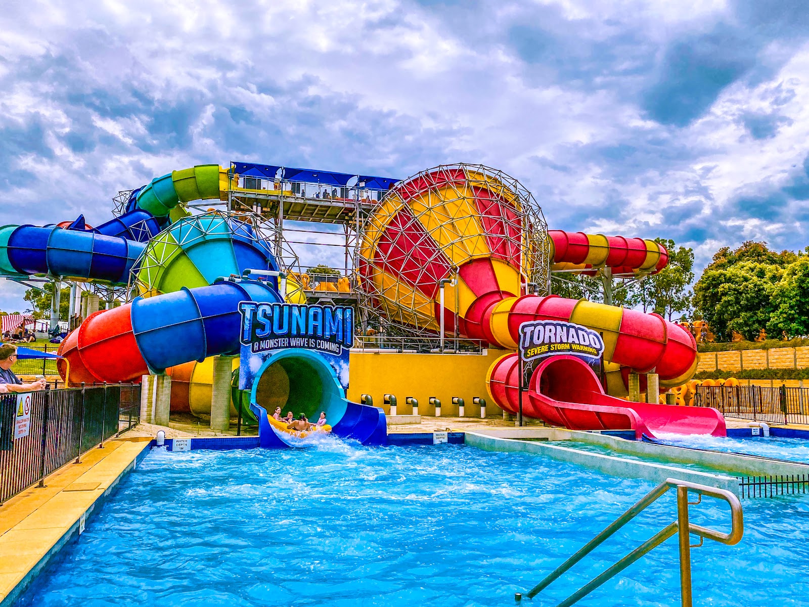 Wave Pool — Oficiais