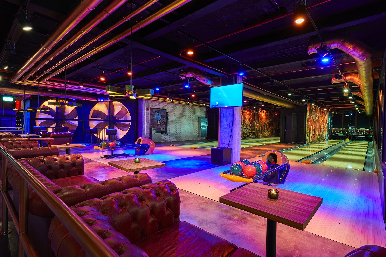 Wavehouse — Oficiais