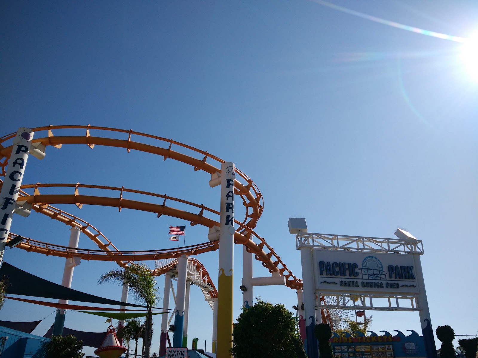 West Coaster — Oficiais
