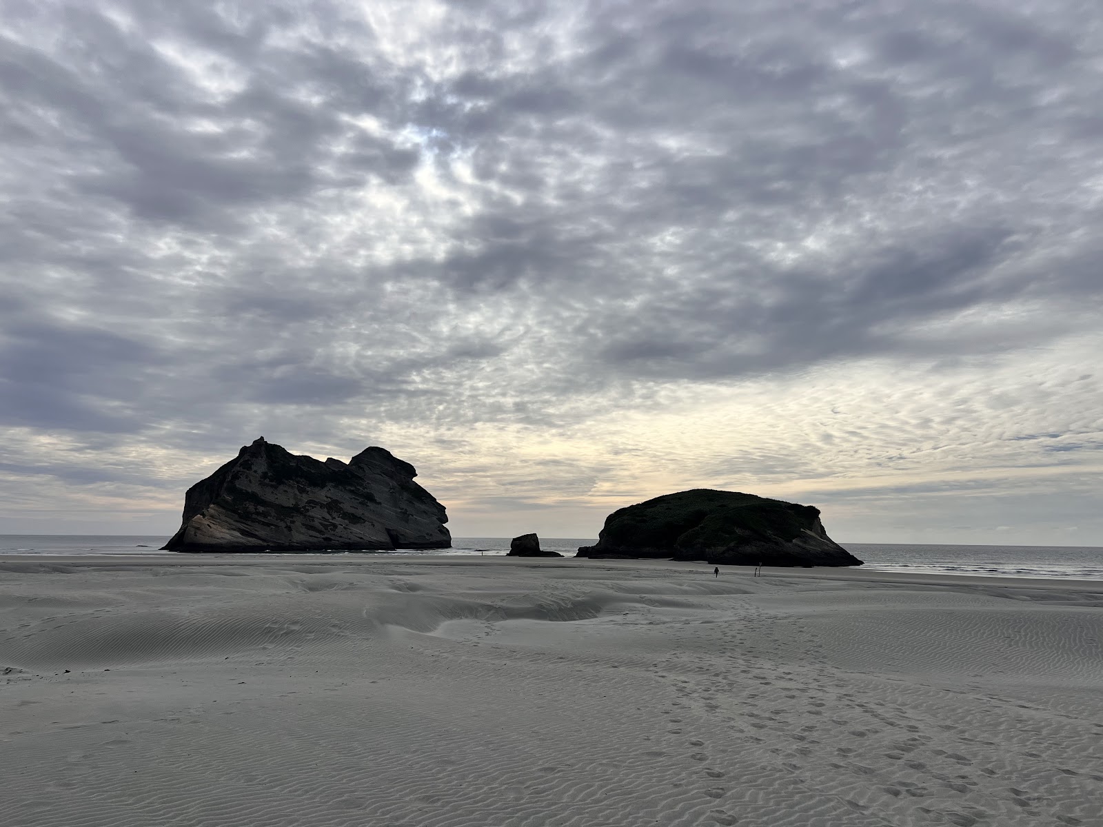 Wharariki Beach — Oficiais